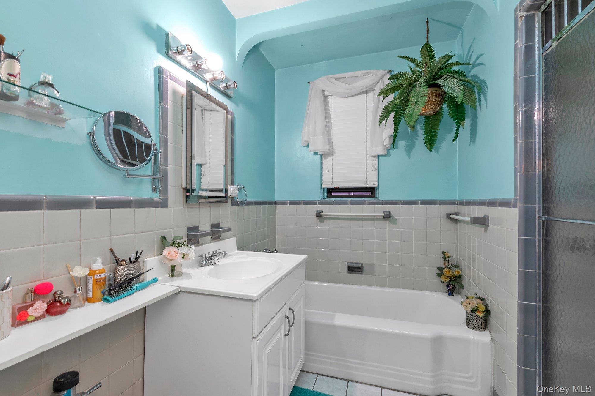69-10 Yellowstone Boulevard Unit 210, Forest Hills NY 11375
