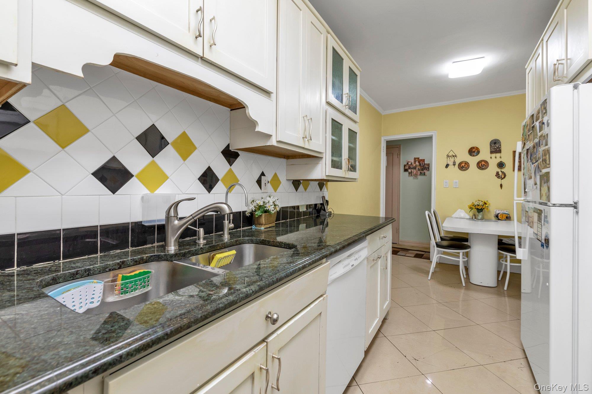 69-10 Yellowstone Boulevard Unit 210, Forest Hills NY 11375