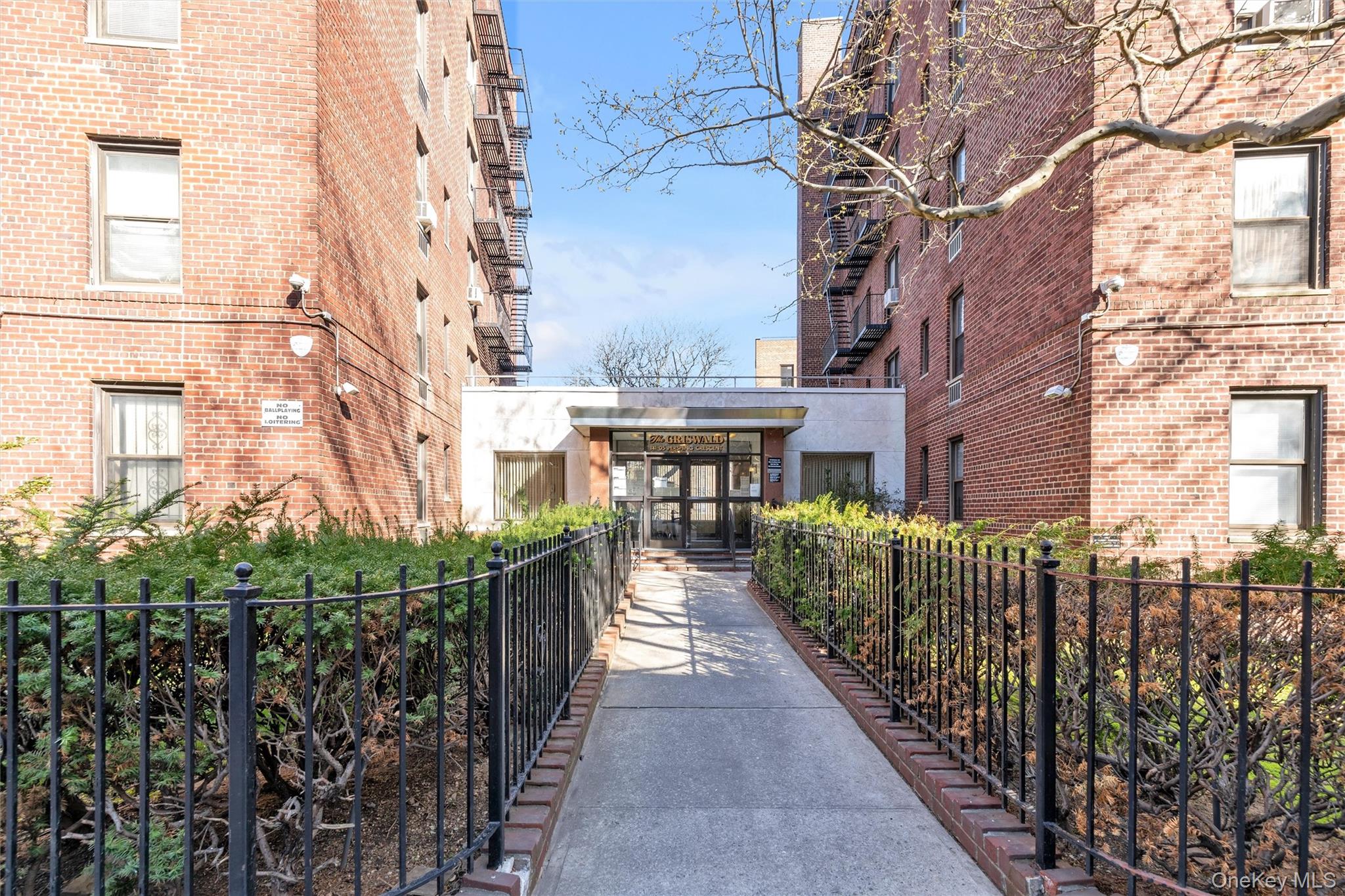 141-05 Pershing Crescent Unit 202, Briarwood NY 11432