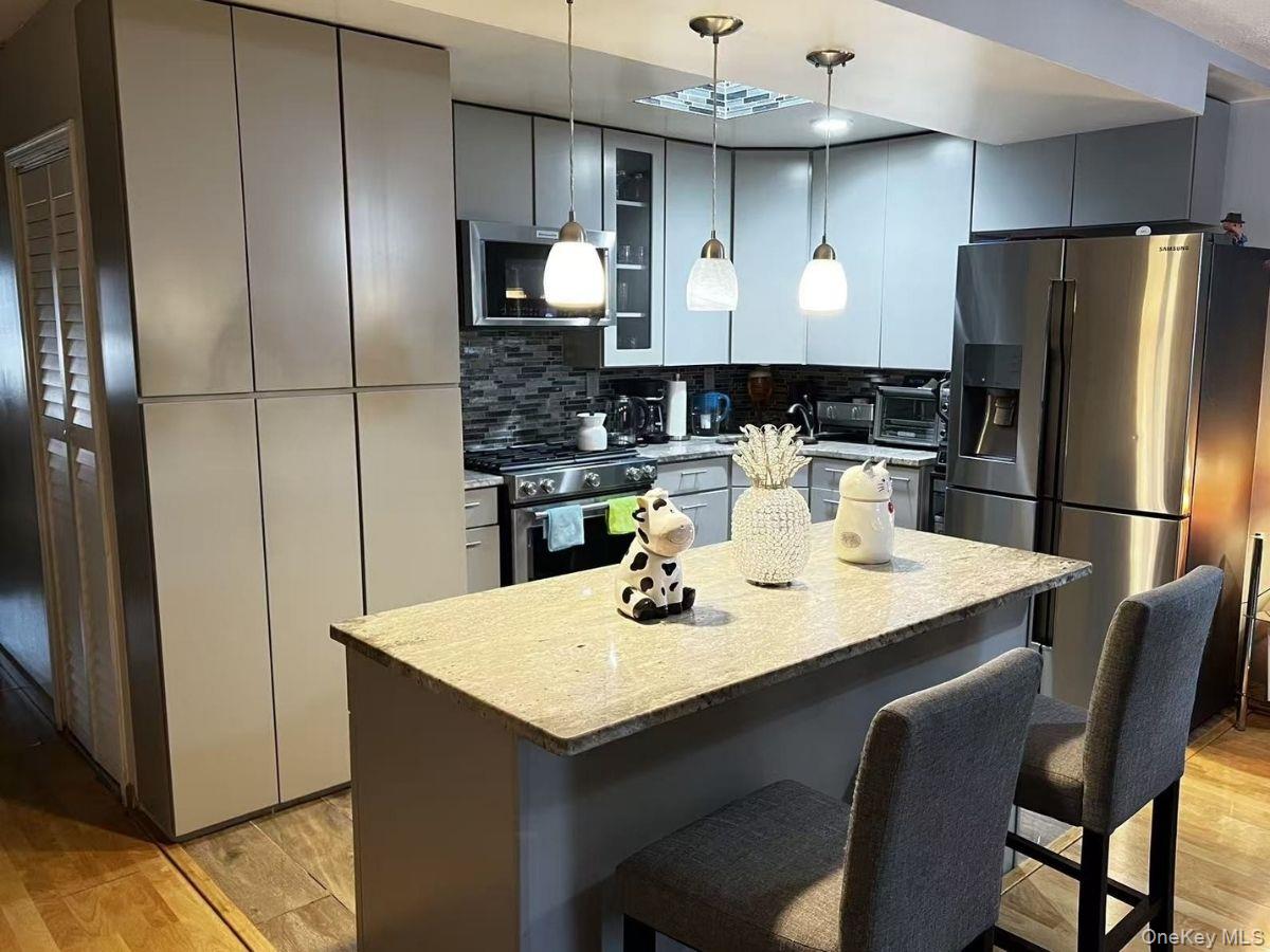 75-22 Parsons Boulevard Unit D3, Fresh Meadows NY 11366