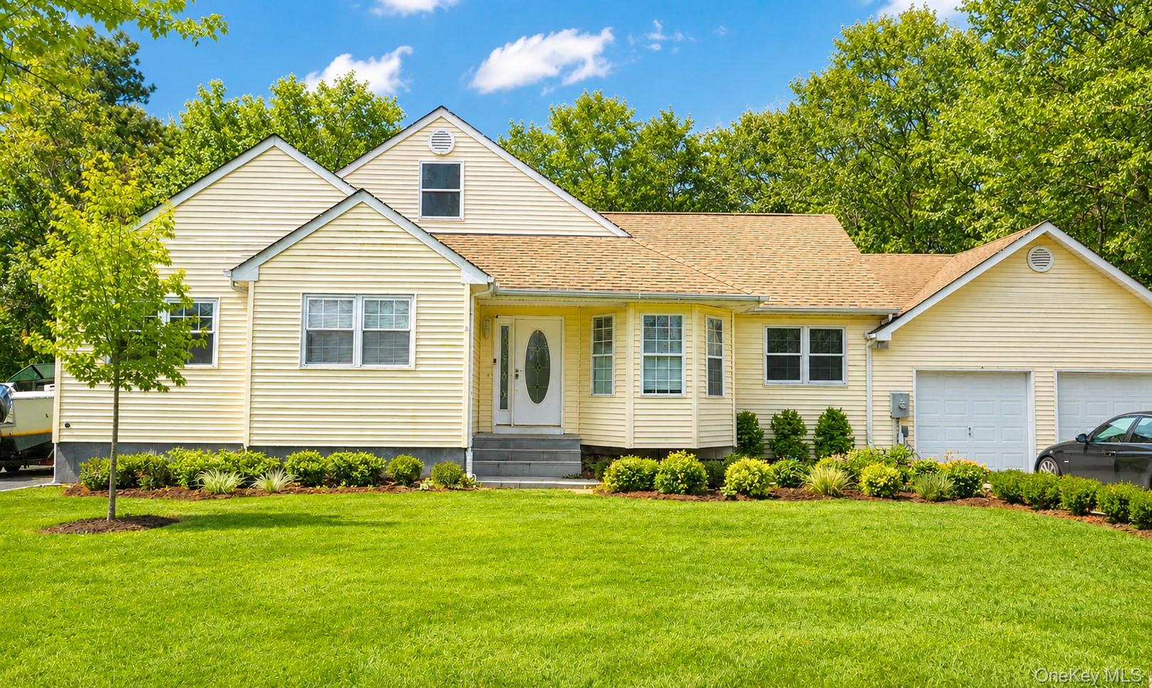 4 Manor Hills Drive, Manorville NY 11949