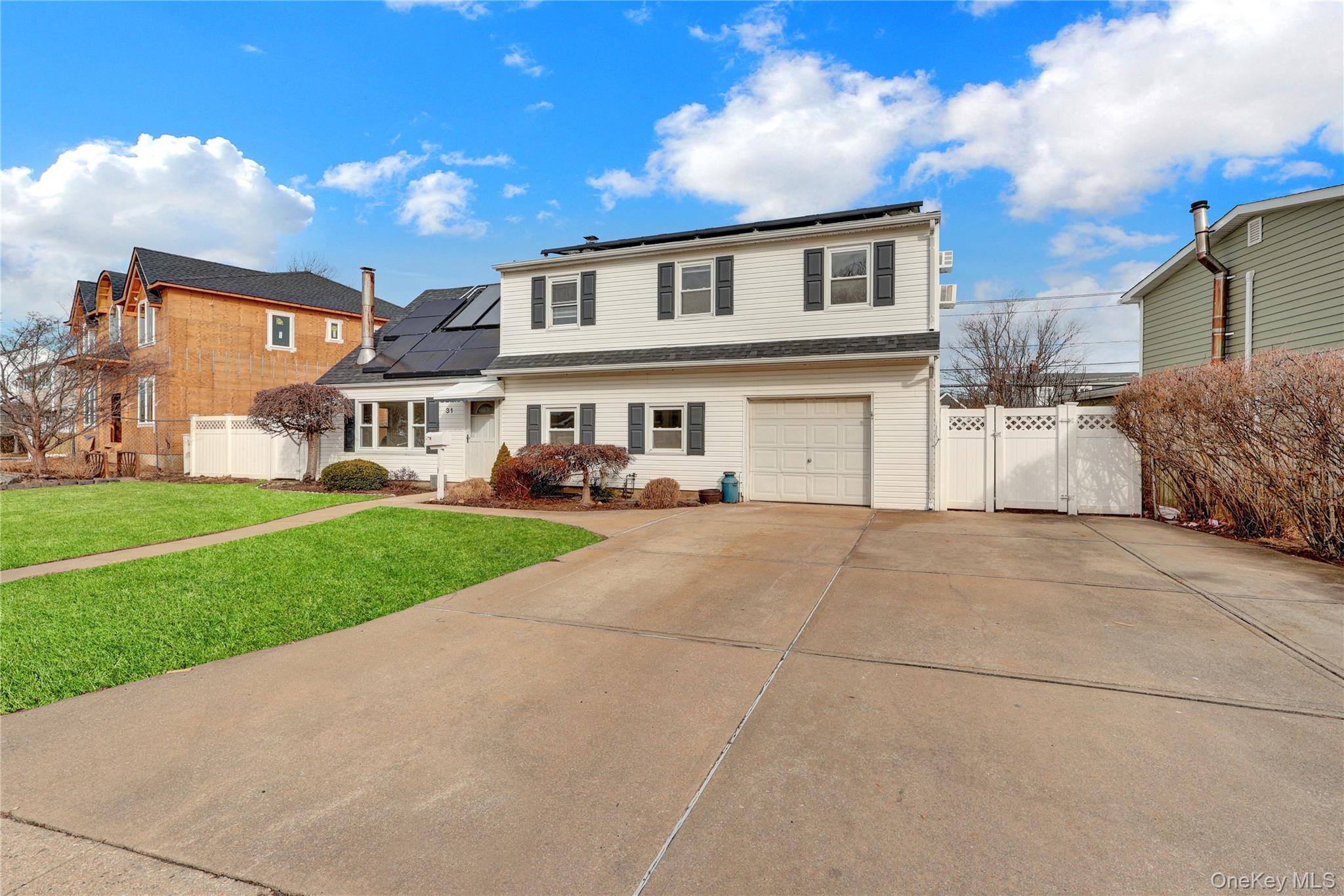 31 Bluespruce Road, Levittown NY 11756