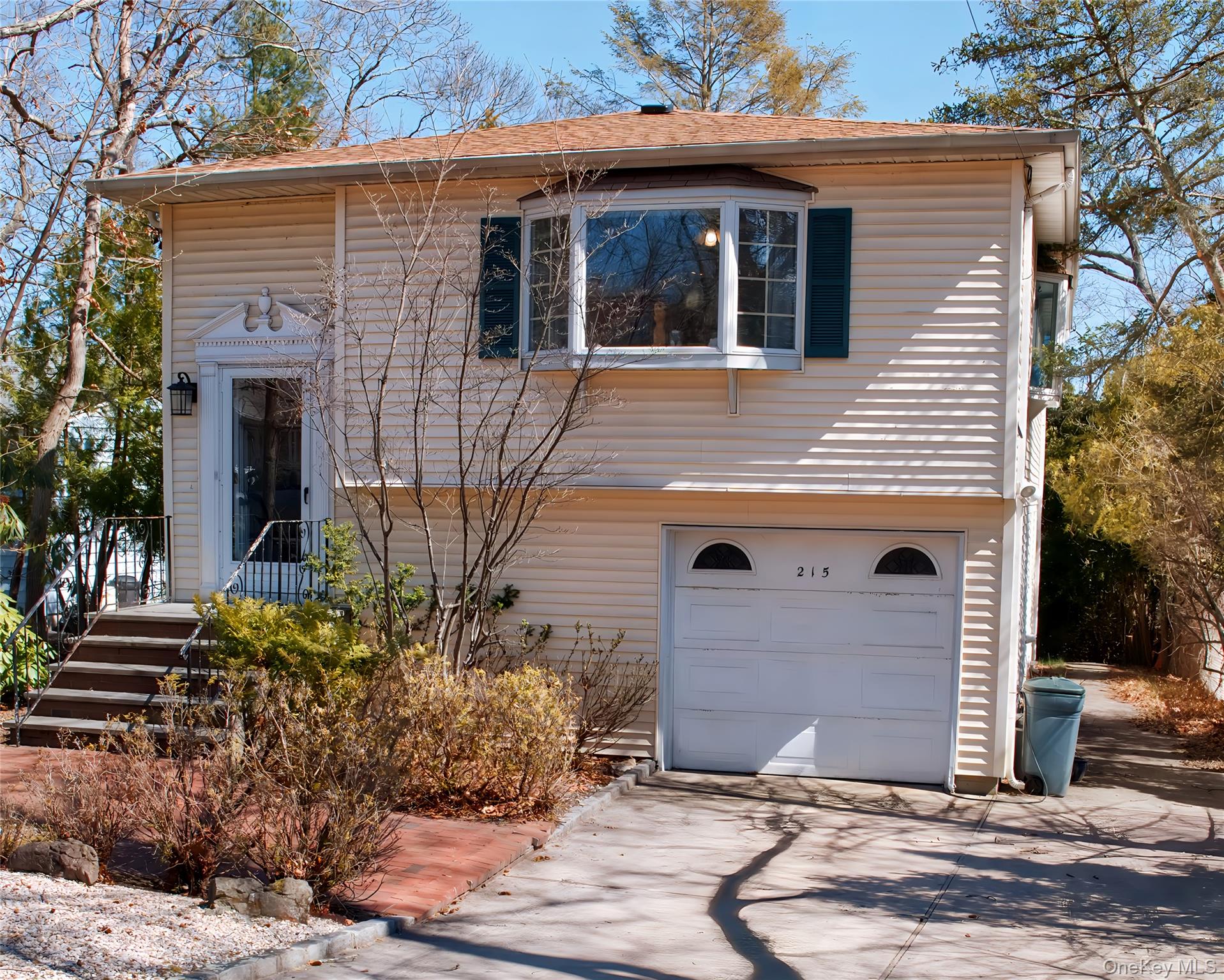 215 Lakeside Trail, Ridge NY 11961