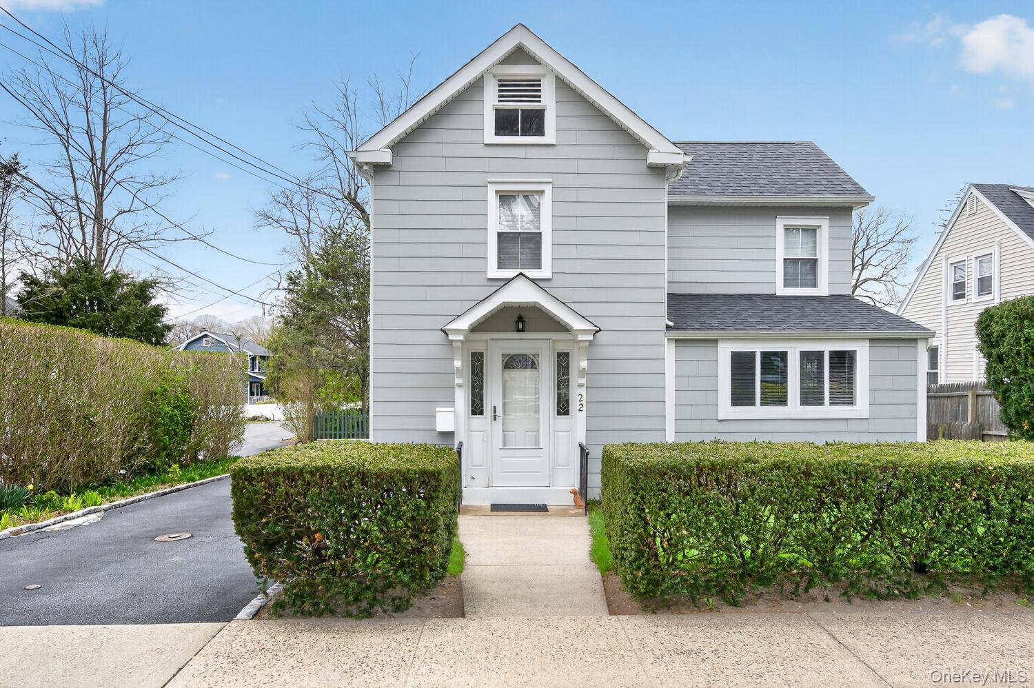 22 Perry Avenue, Bayville NY 11709