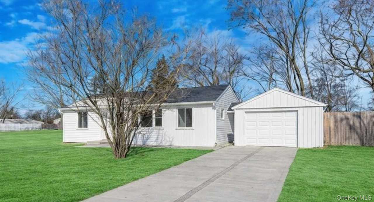 41 Tamarack Street, Central Islip NY 11722