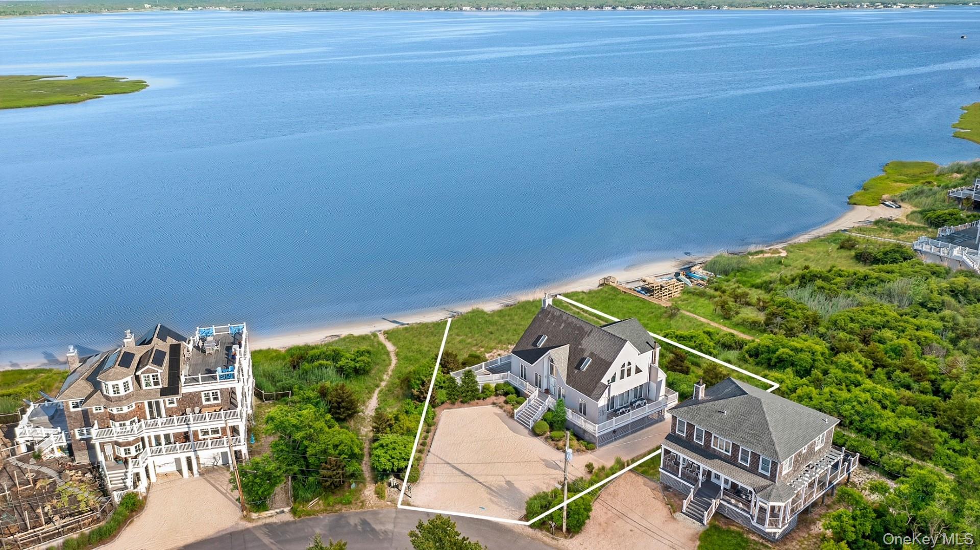 8 Dune Lane, Westhampton Dunes NY 11978