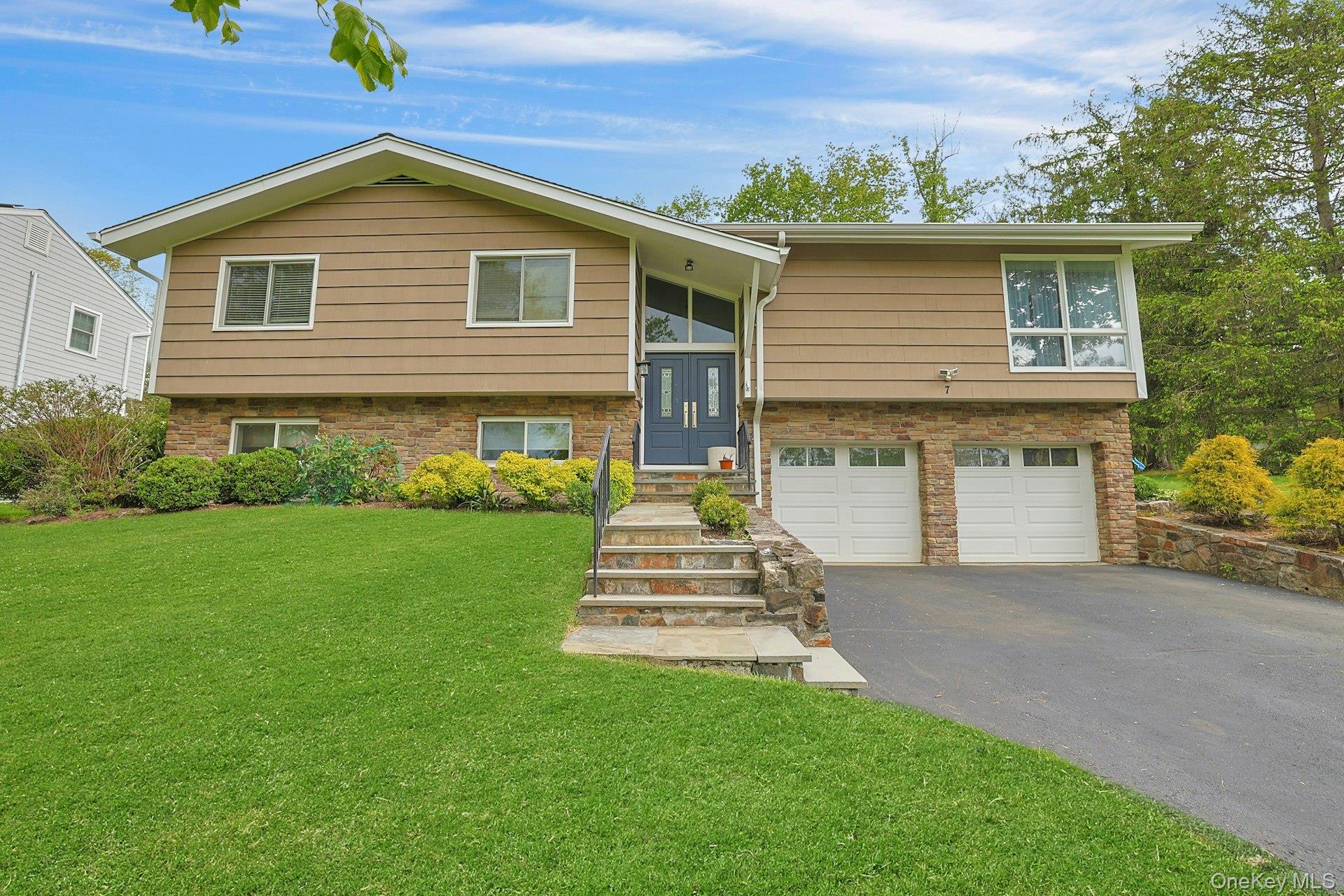 7 Lorenz Drive, Valhalla NY 10595