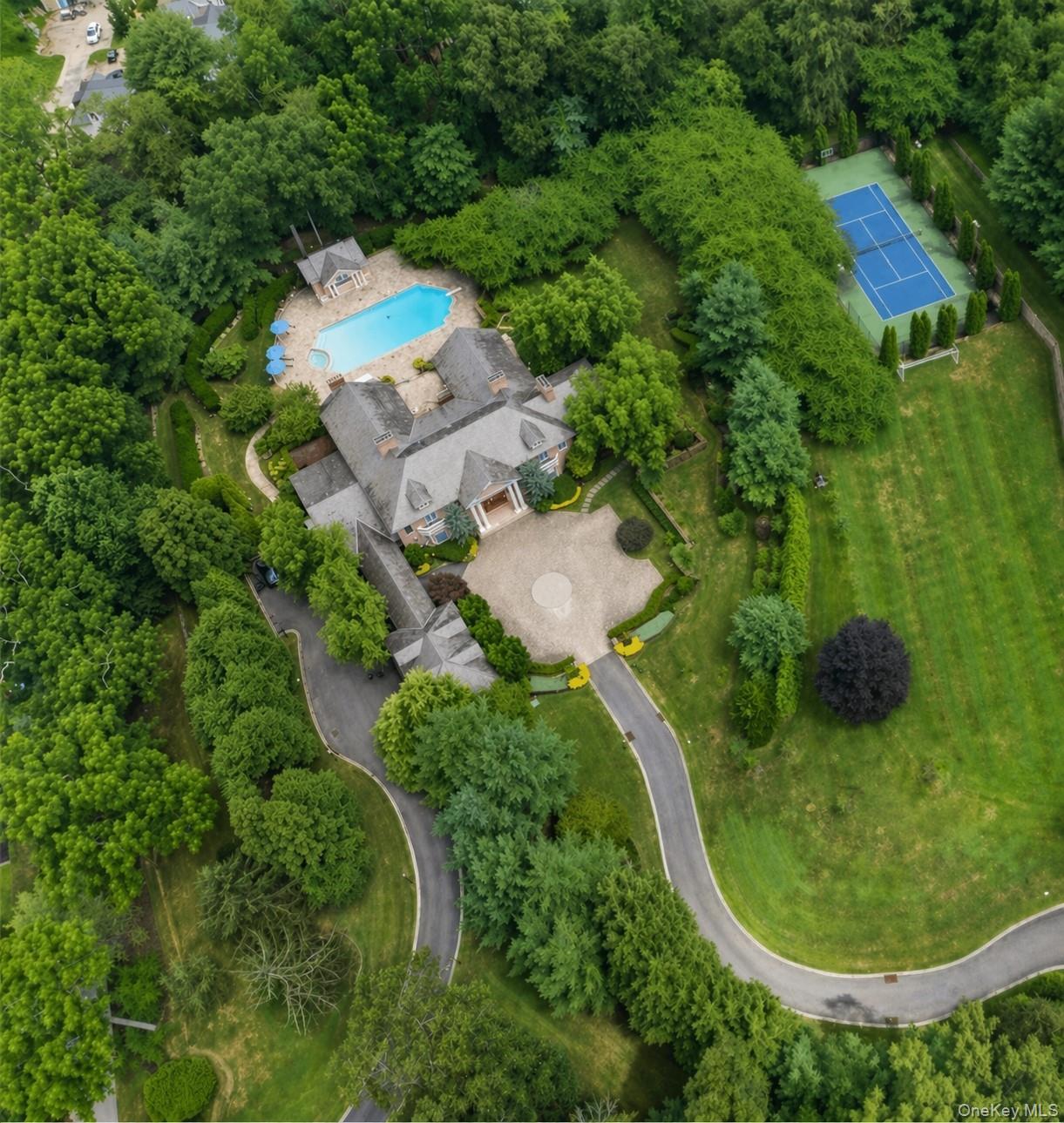 660 Chicken Valley Road, Matinecock NY 11560