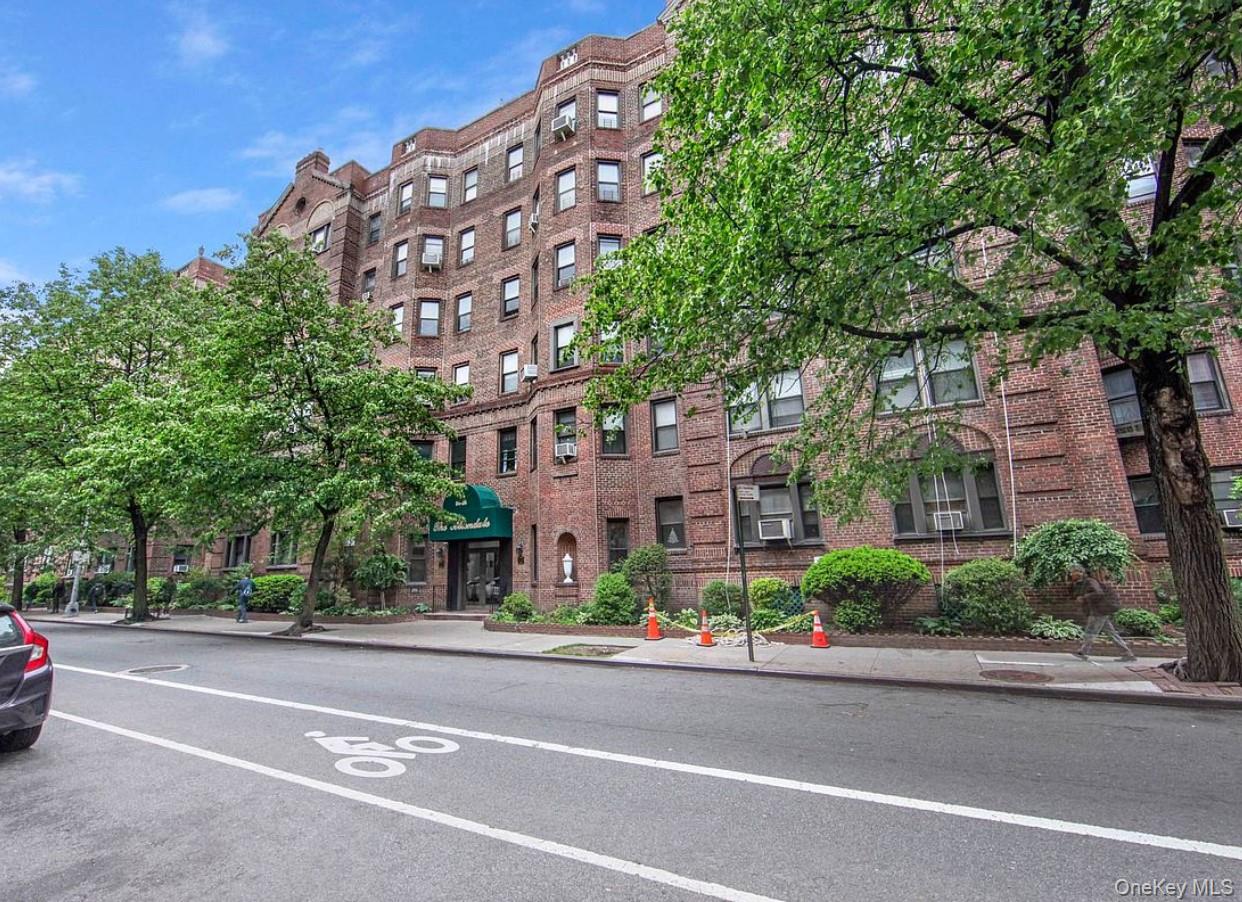 34-24 82nd. Street Unit 1N, Jackson Heights NY 11372