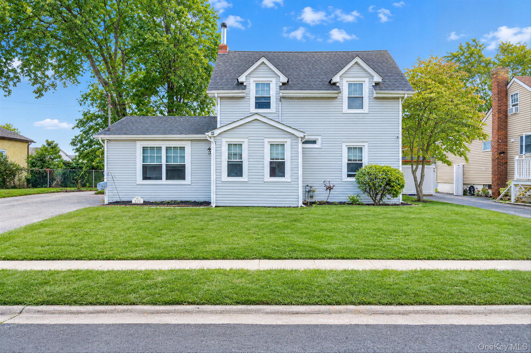 131 E Alhambra Avenue, Lindenhurst NY 11757