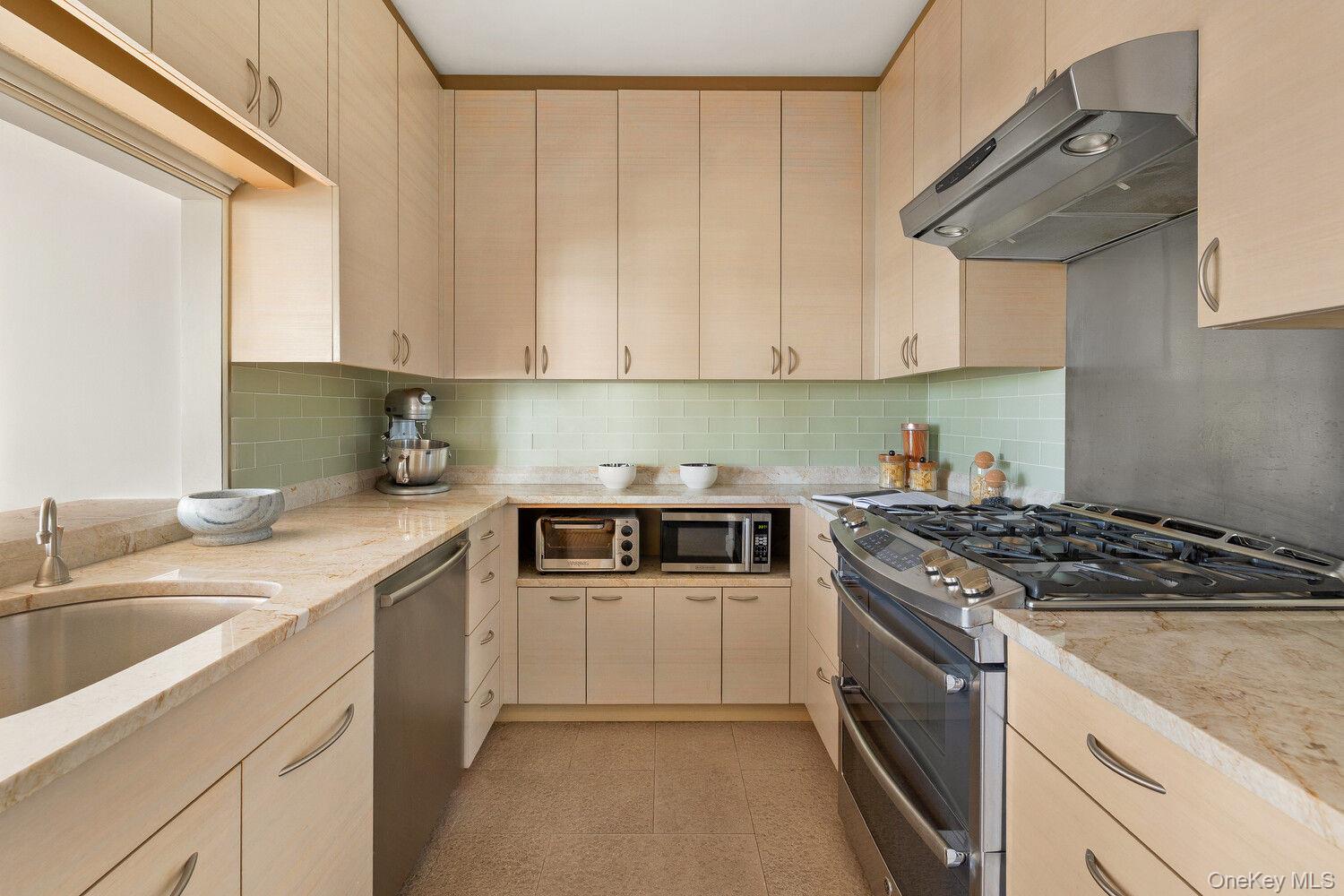 222 RIVERSIDE Drive Unit 12A, Manhattan NY 10025