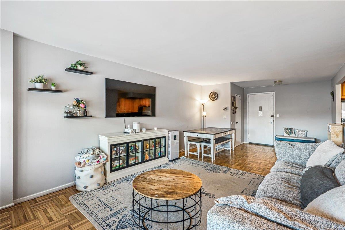 17-85 215th Street Unit 1P, Bayside NY 11360