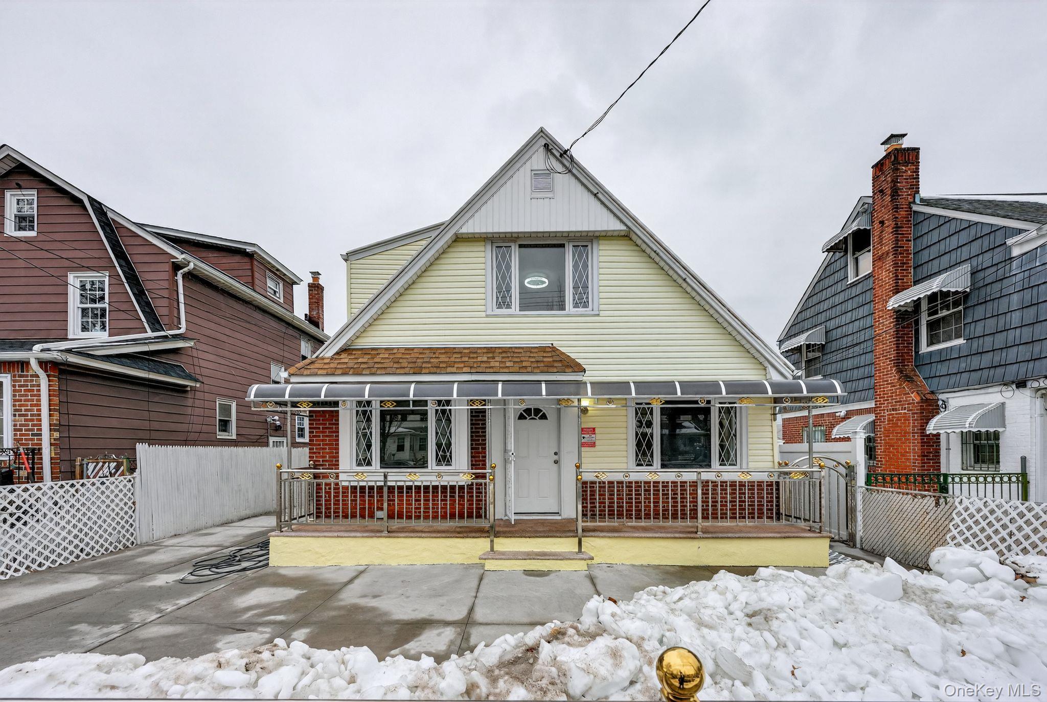 10424 208th Street, Queens Village NY 11429