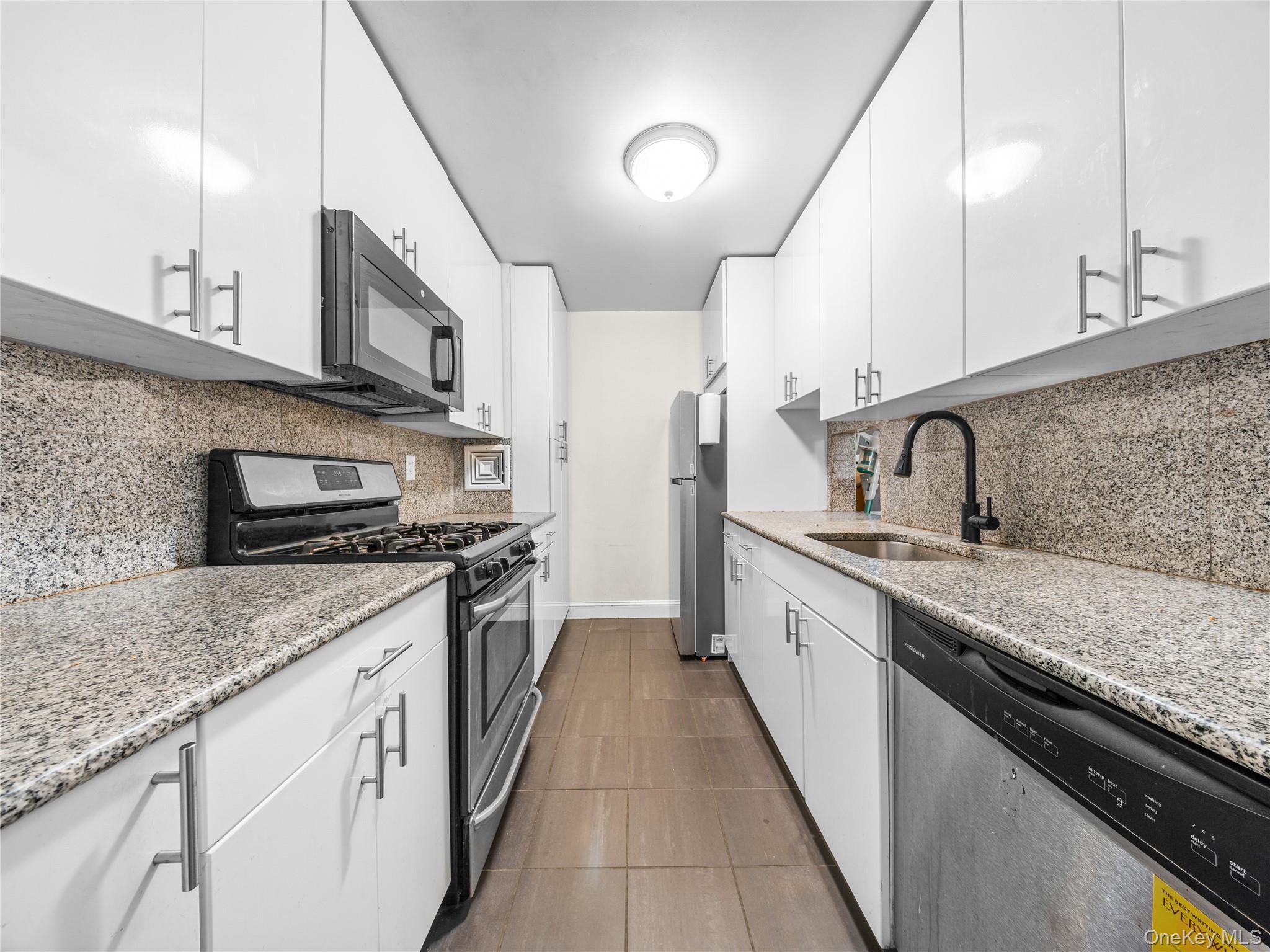 35-20 Leverich Street Unit 209, Jackson Heights NY 11372