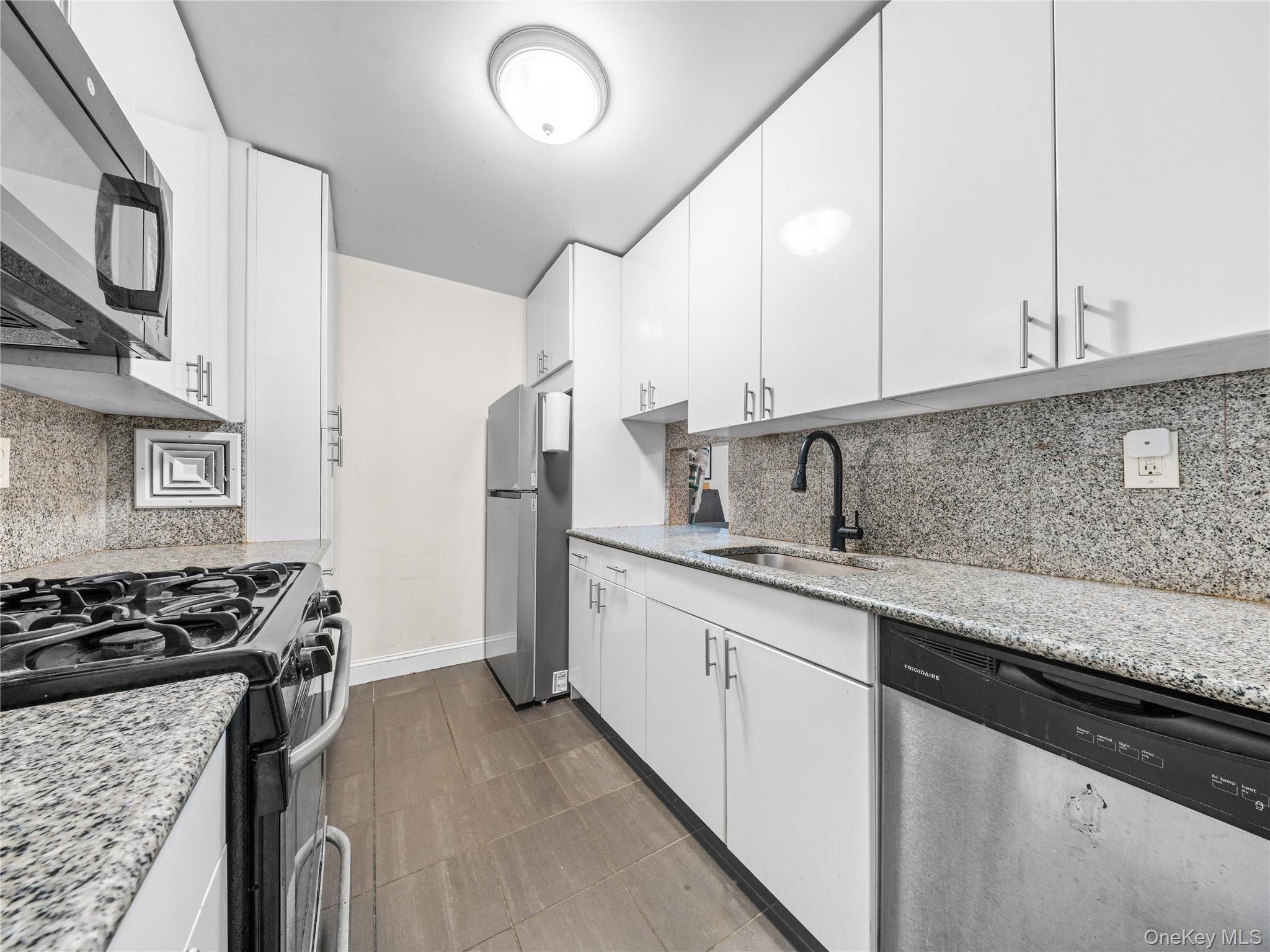 35-20 Leverich Street Unit 209, Jackson Heights NY 11372