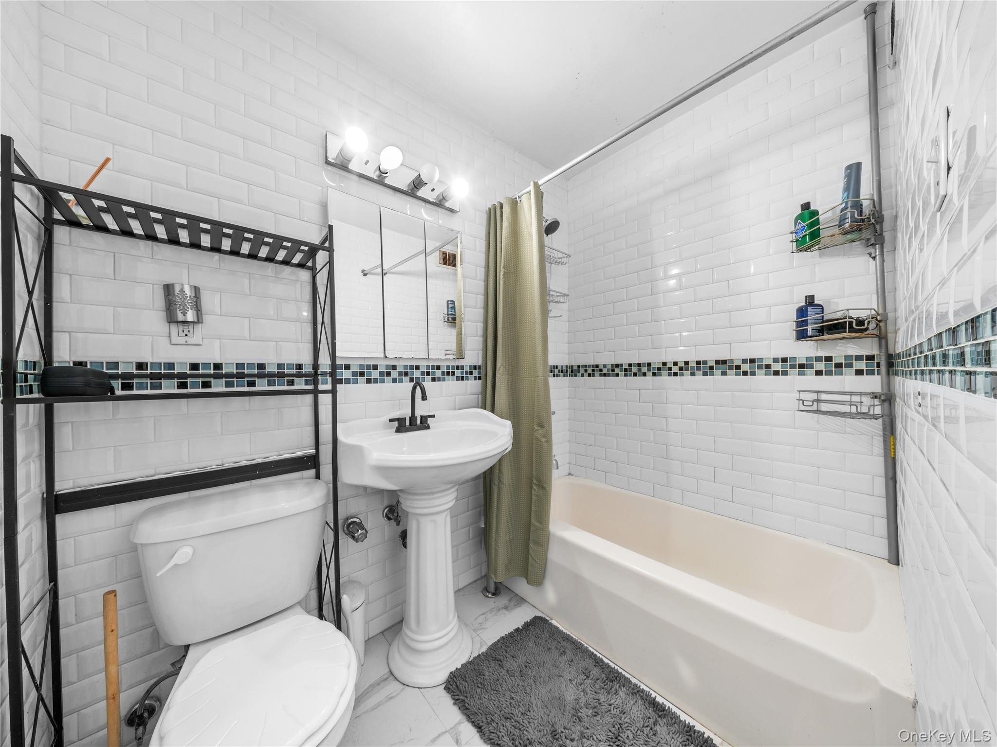 35-20 Leverich Street Unit 209, Jackson Heights NY 11372