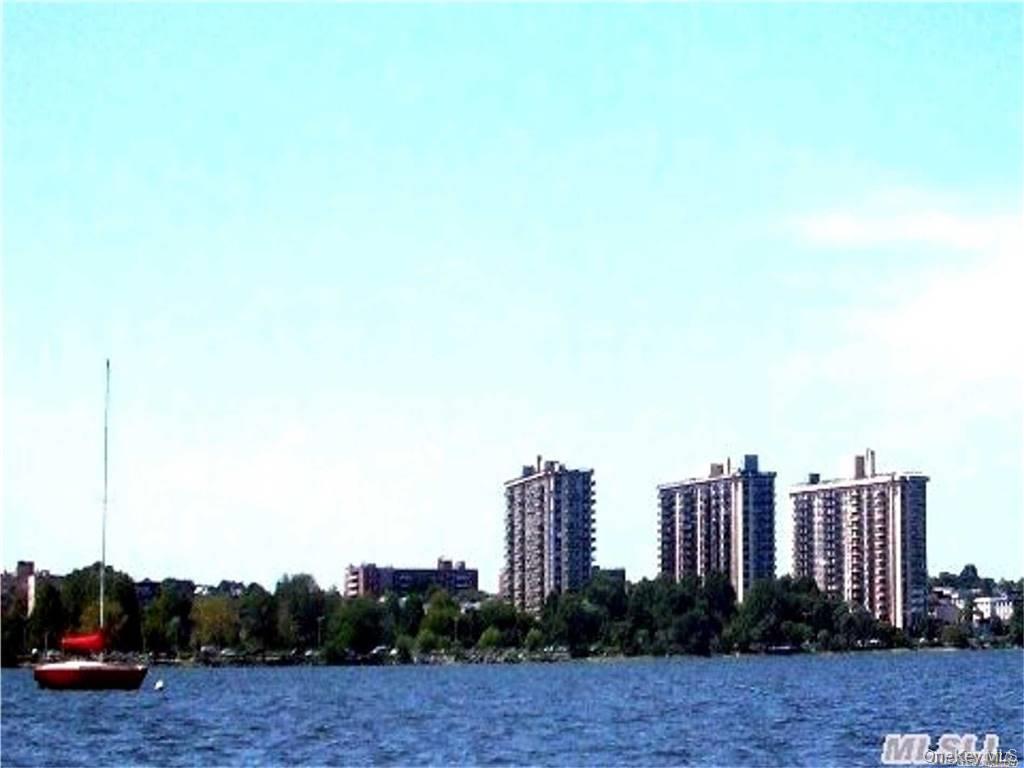 18-15 215th Street Unit 6 A, Bayside NY 11360