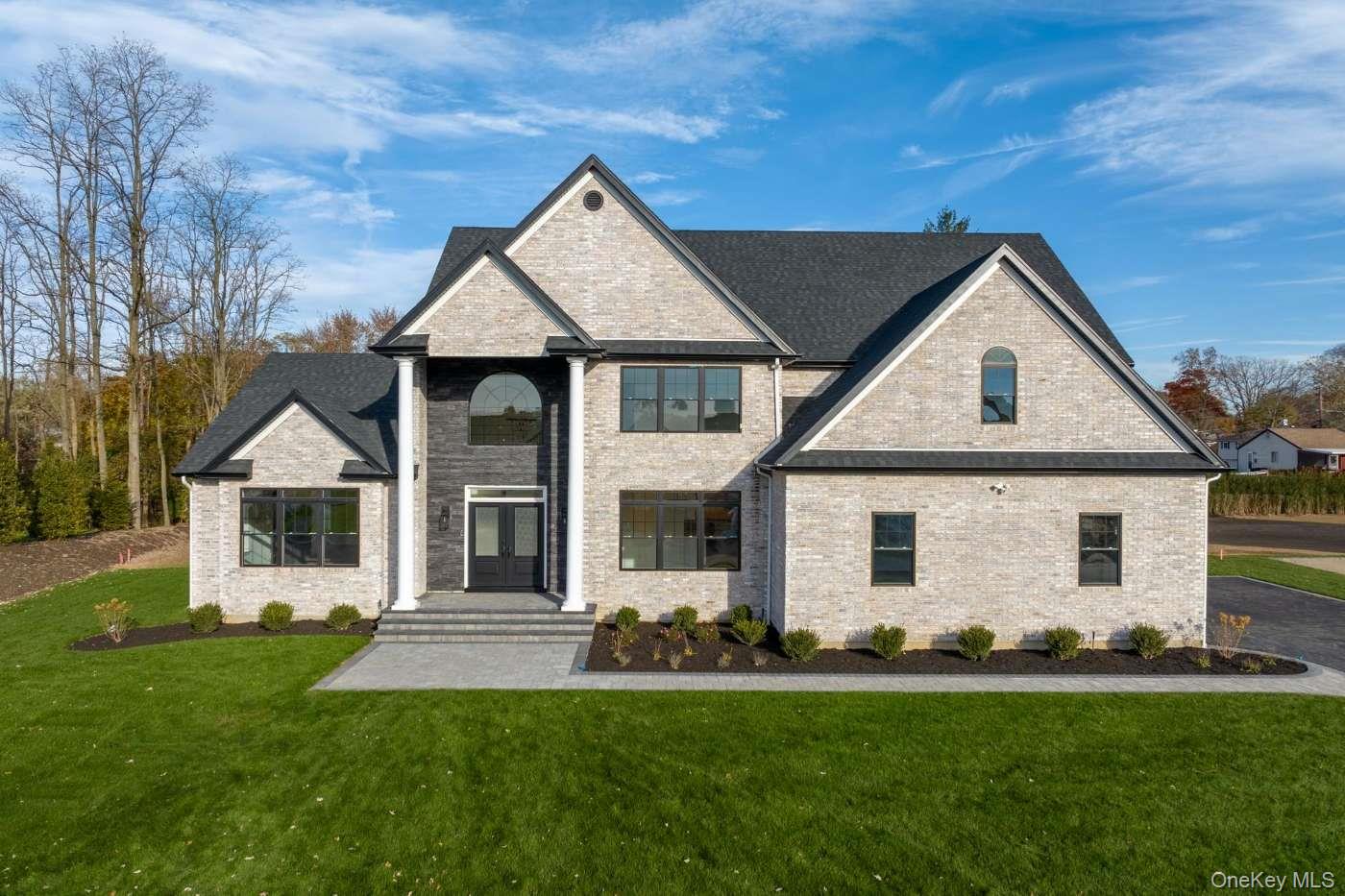 457 Pond Path, East Setauket NY 11733