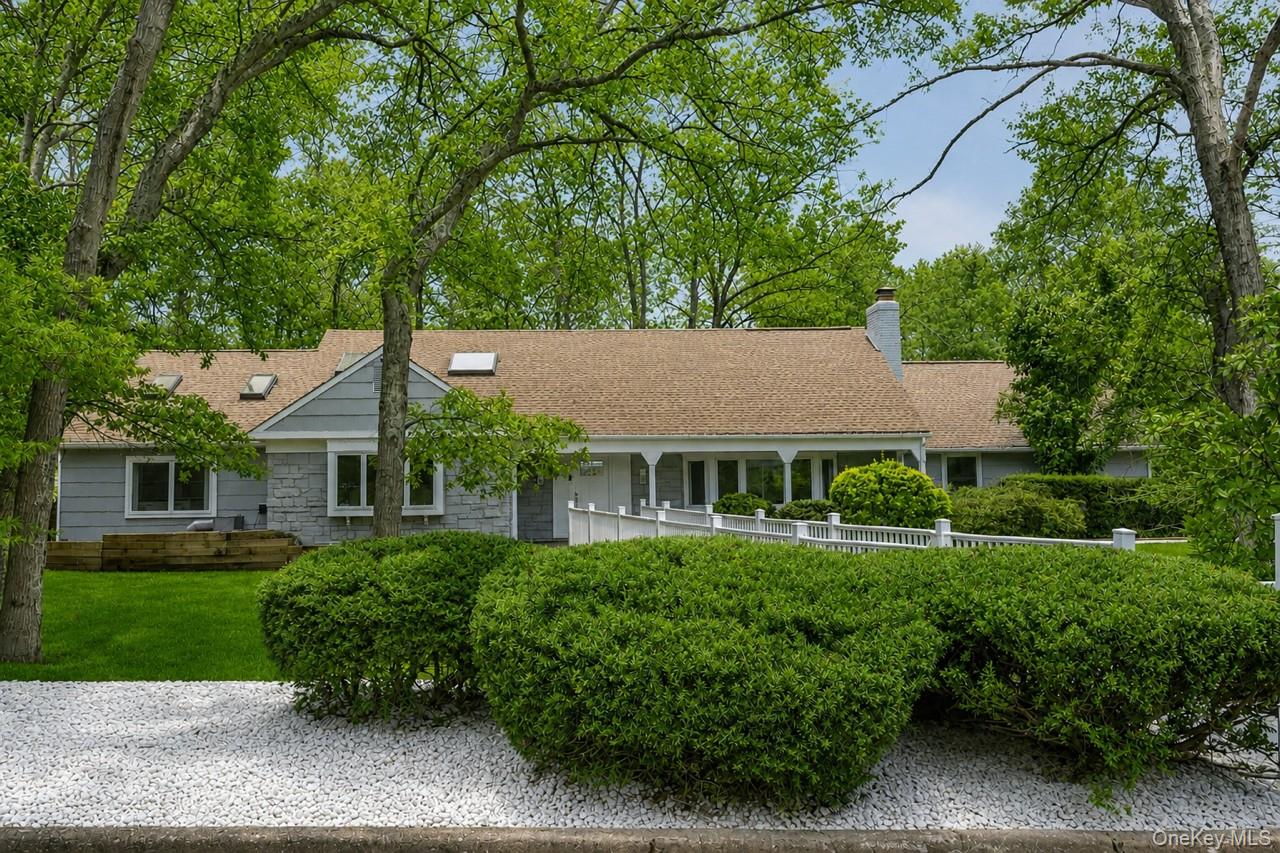 2 Westbourne Lane, Melville NY 11747