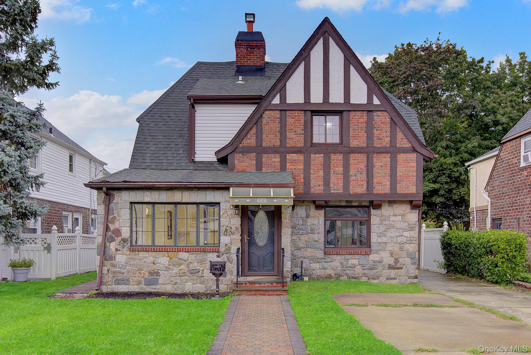 54 Surrey Lane, Hempstead NY 11550