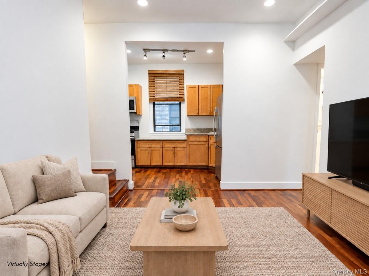21-28 35 Street Unit 1G, Astoria NY 11105