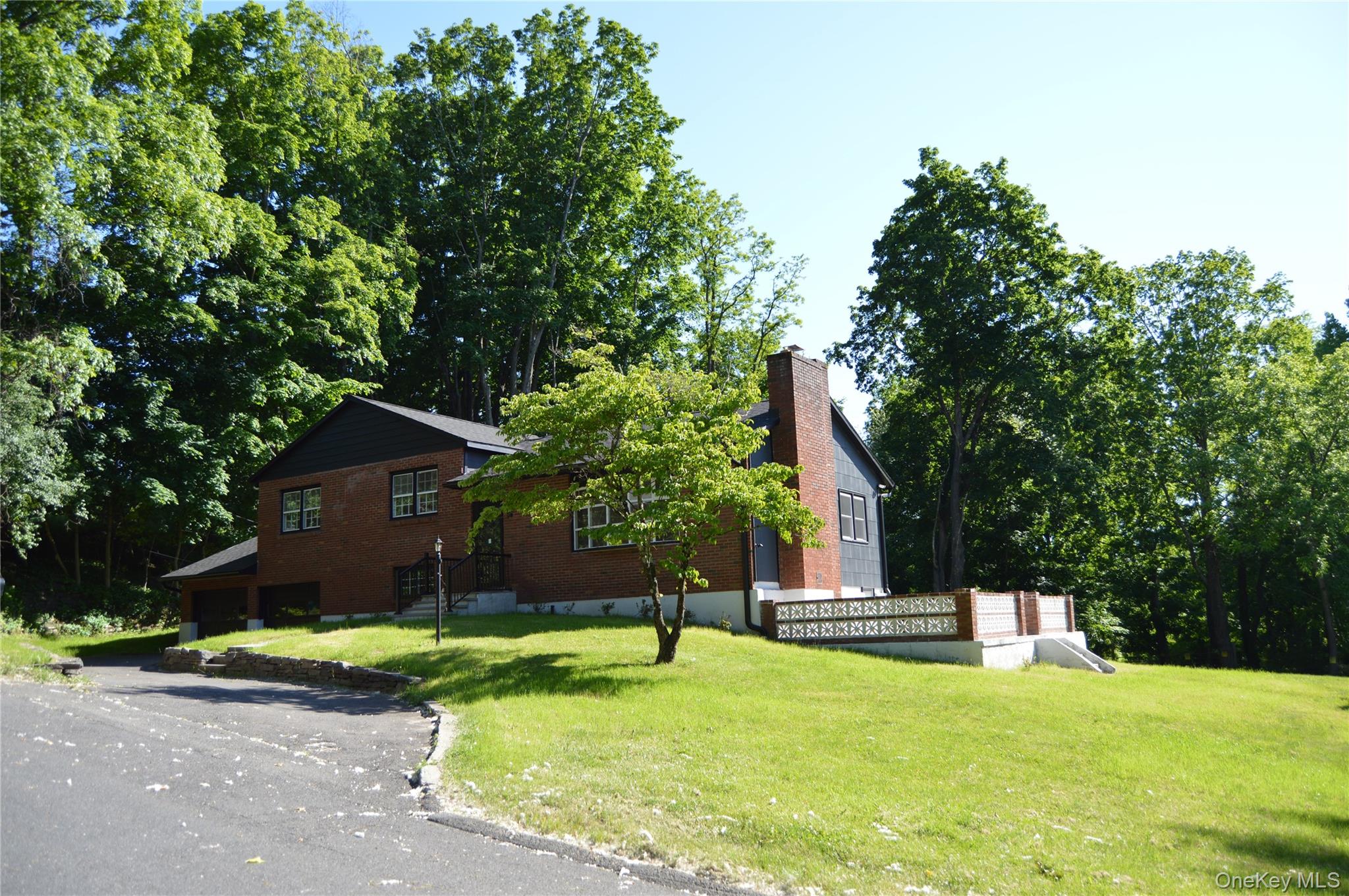 108 Flower Hill, Kingston NY 12401