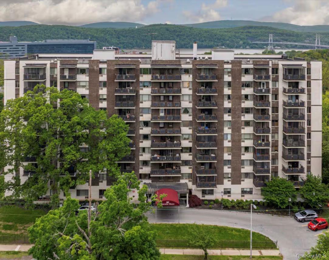 160 academy Street Unit 7h, Poughkeepsie NY 12601