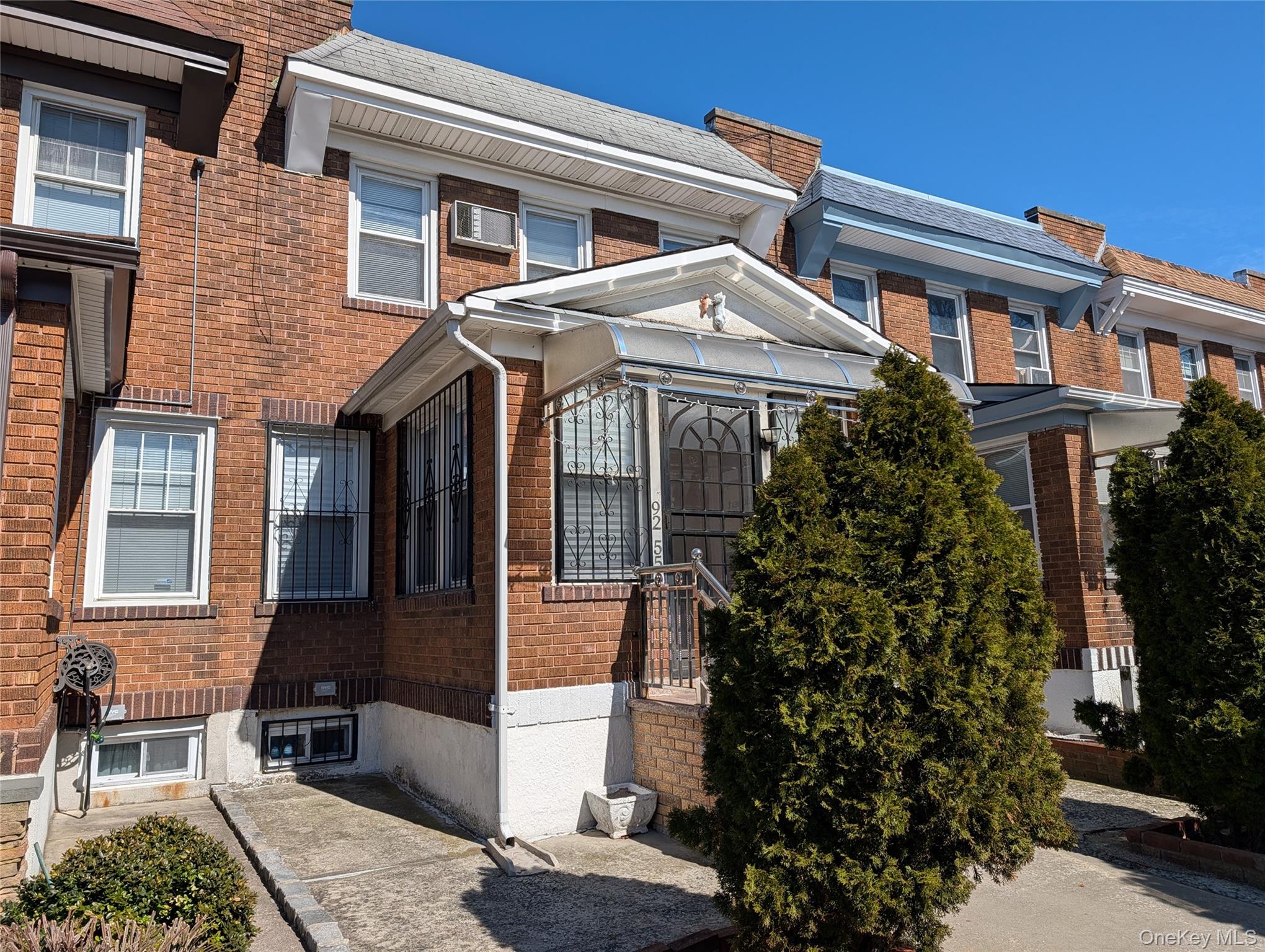 92-55 215th Place, Queens Village NY 11428