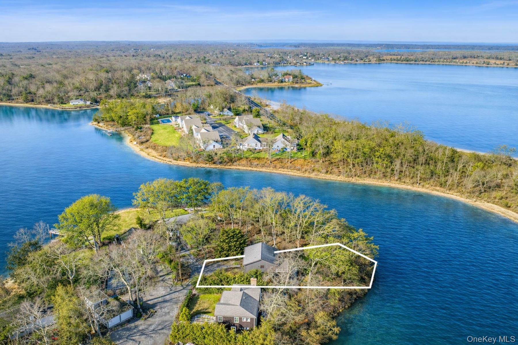 9 Helens Lane, Southampton NY 11968