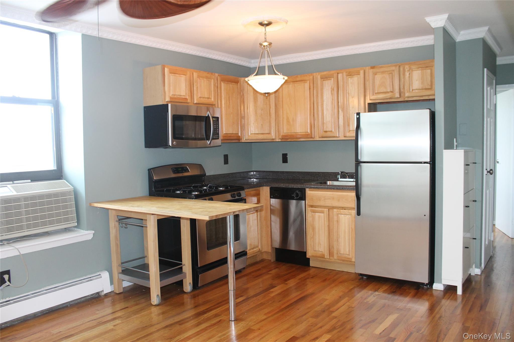 14-23 31 Avenue Unit 4C, Astoria NY 11102
