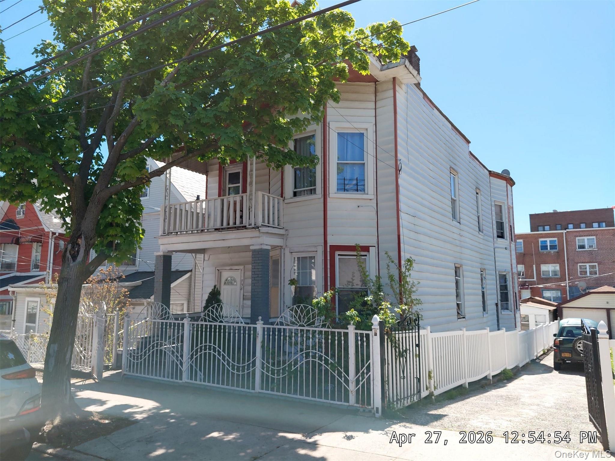 738 E 229th Street, Bronx NY 10466