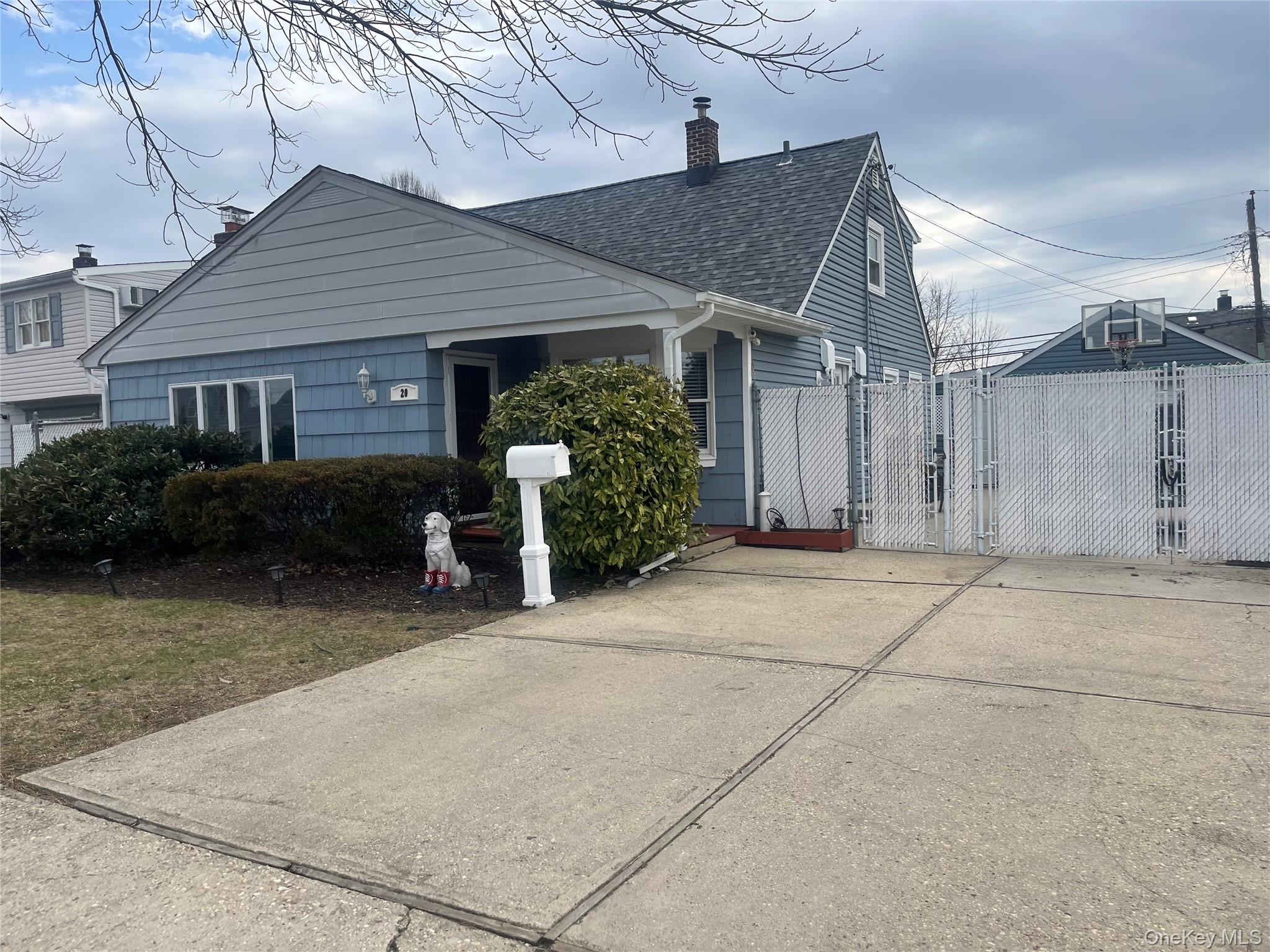 20 Peacock Lane, Levittown NY 11756