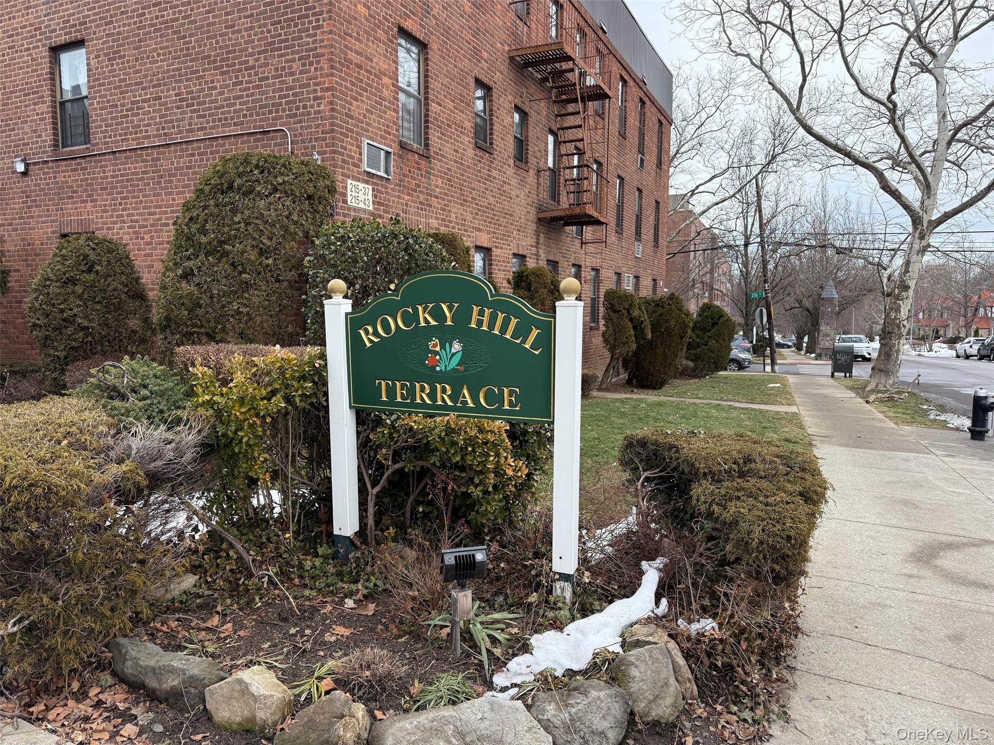 215-19 48th Avenue Unit 2C, Oakland Gardens NY 11364
