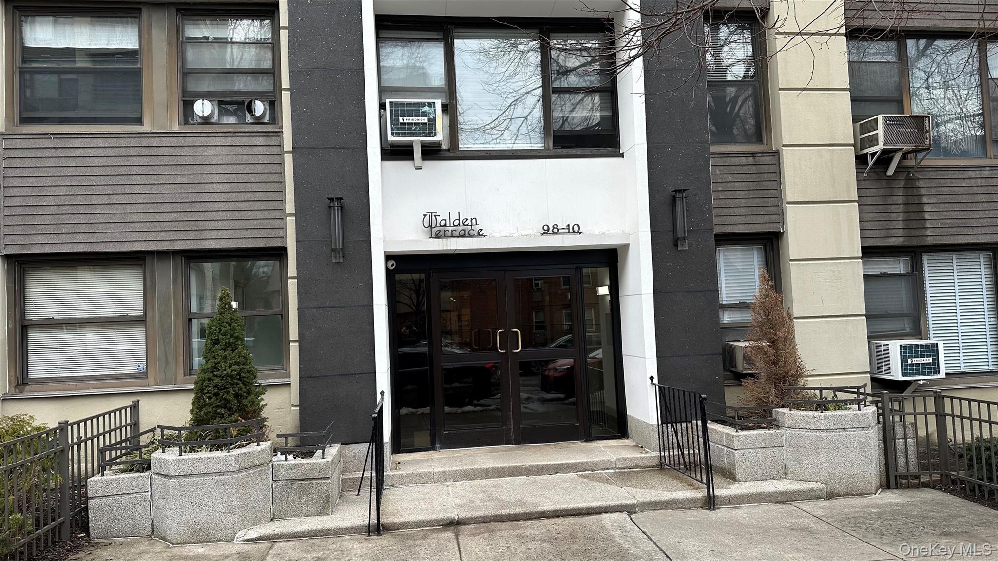 98-10 64th Avenue Unit 3J, Rego Park NY 11374