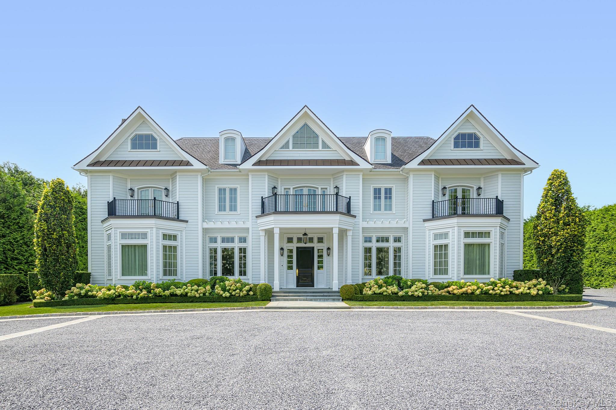 81 Meadowmere Place, Southampton NY 11968