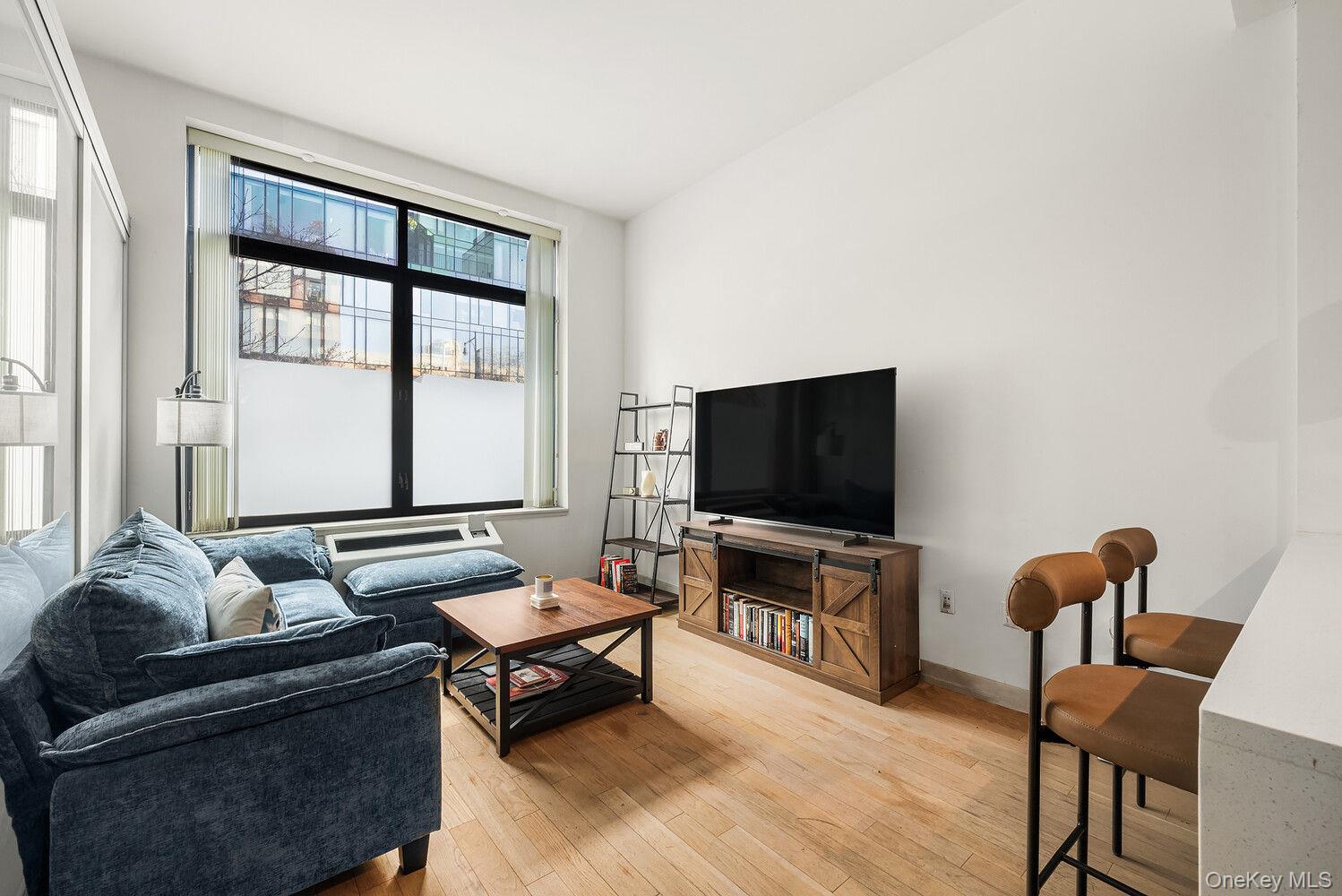21-45 44TH Drive Unit 1I, Queens NY 11101