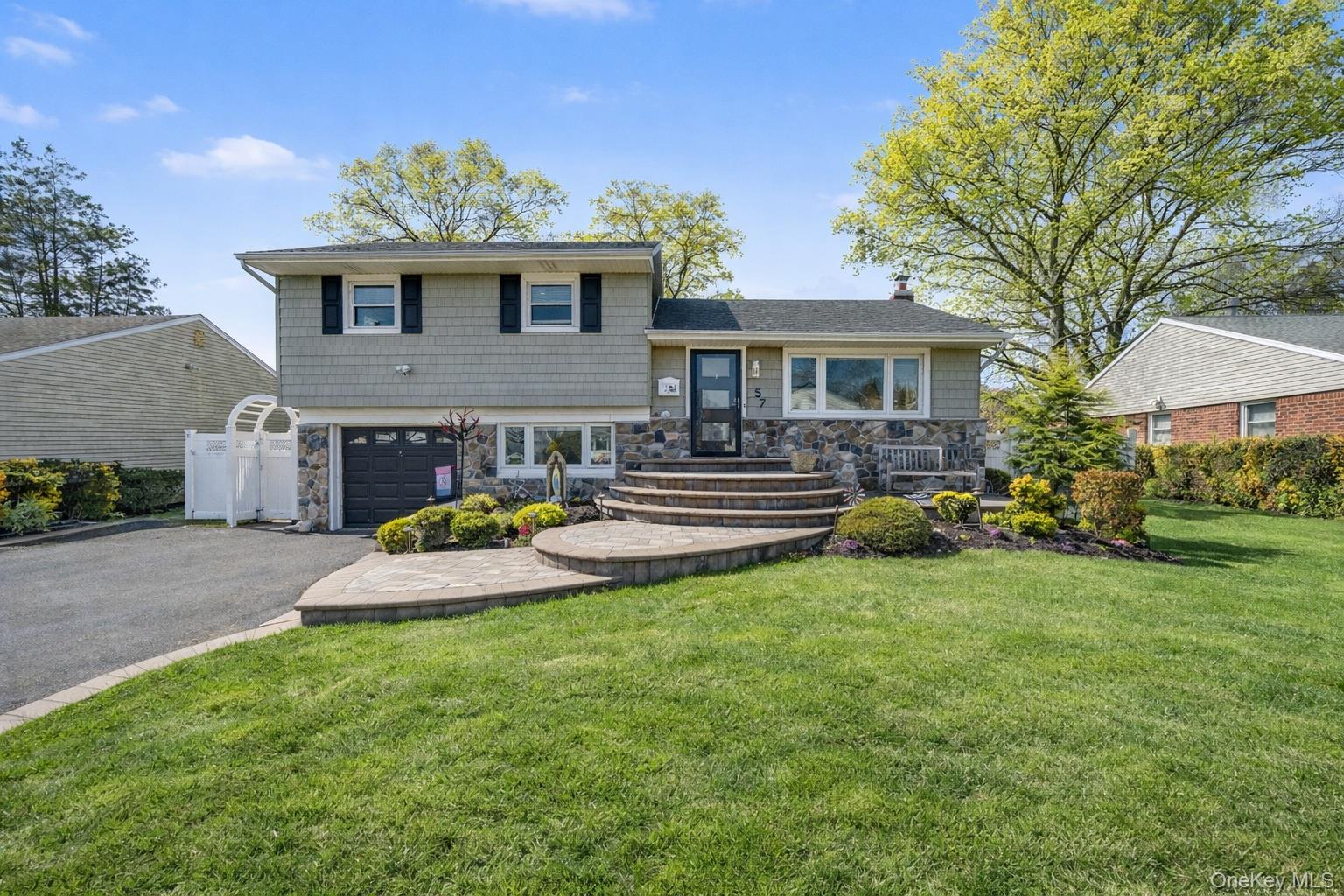 57 Richfield Street, Plainview NY 11803