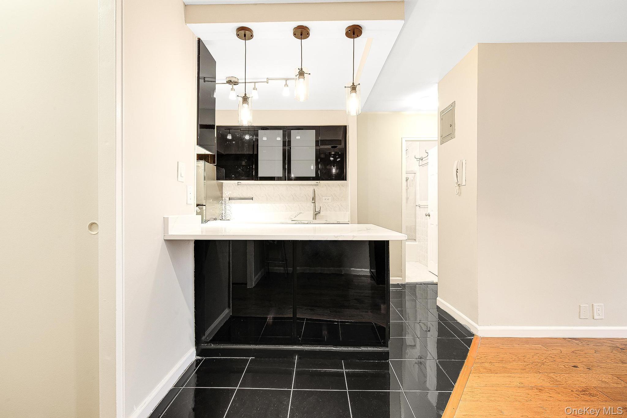 70-25 Yellowstone Boulevard Unit 14O, Forest Hills NY 11375