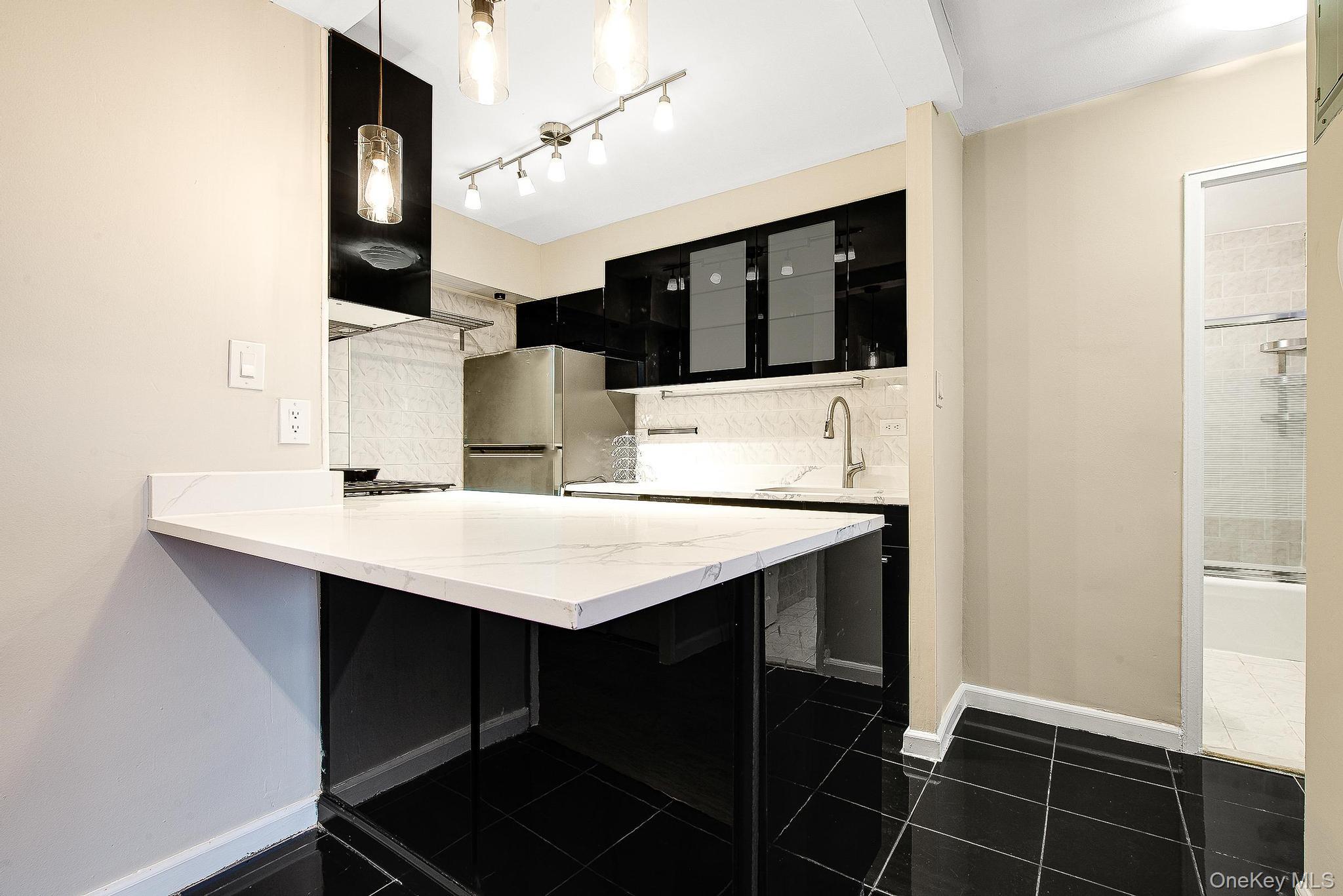 70-25 Yellowstone Boulevard Unit 14O, Forest Hills NY 11375