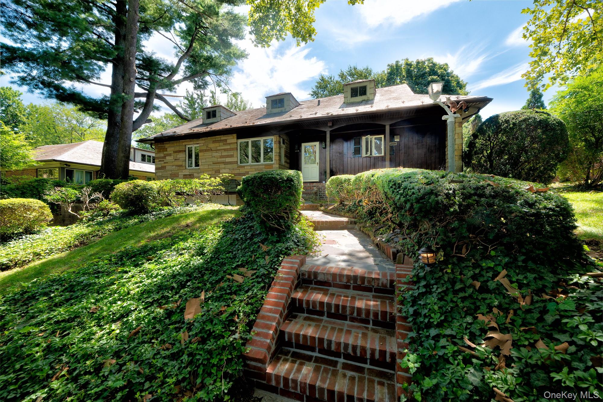 200 Melbourne Road, Great Neck NY 11021