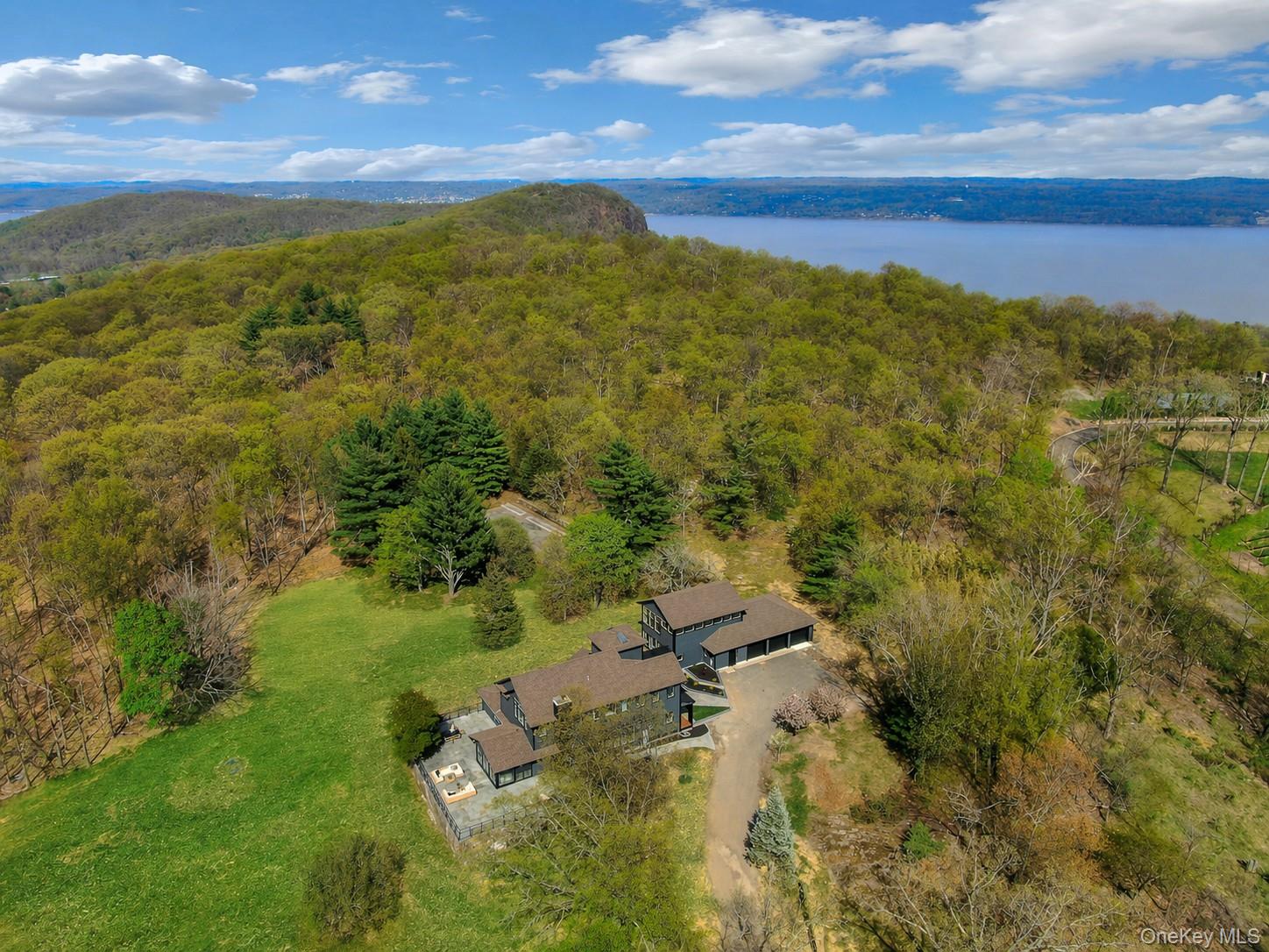 20 Old Stone Road, Valley Cottage NY 10989