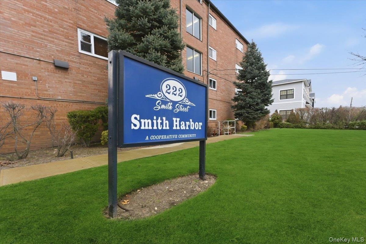 222 Smith Street Unit 2E, Freeport NY 11520