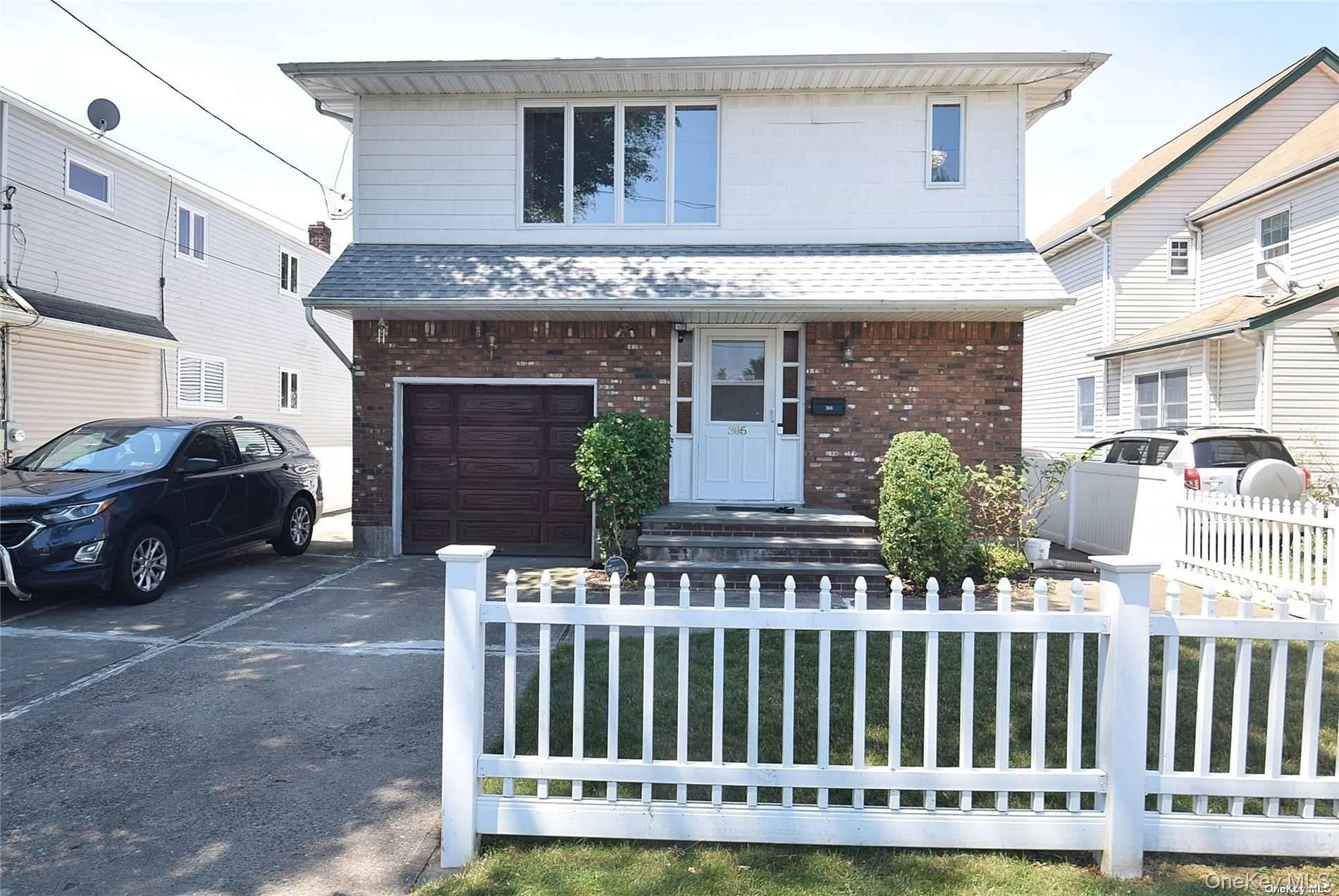 305 S 10th Street, New Hyde Park NY 11040