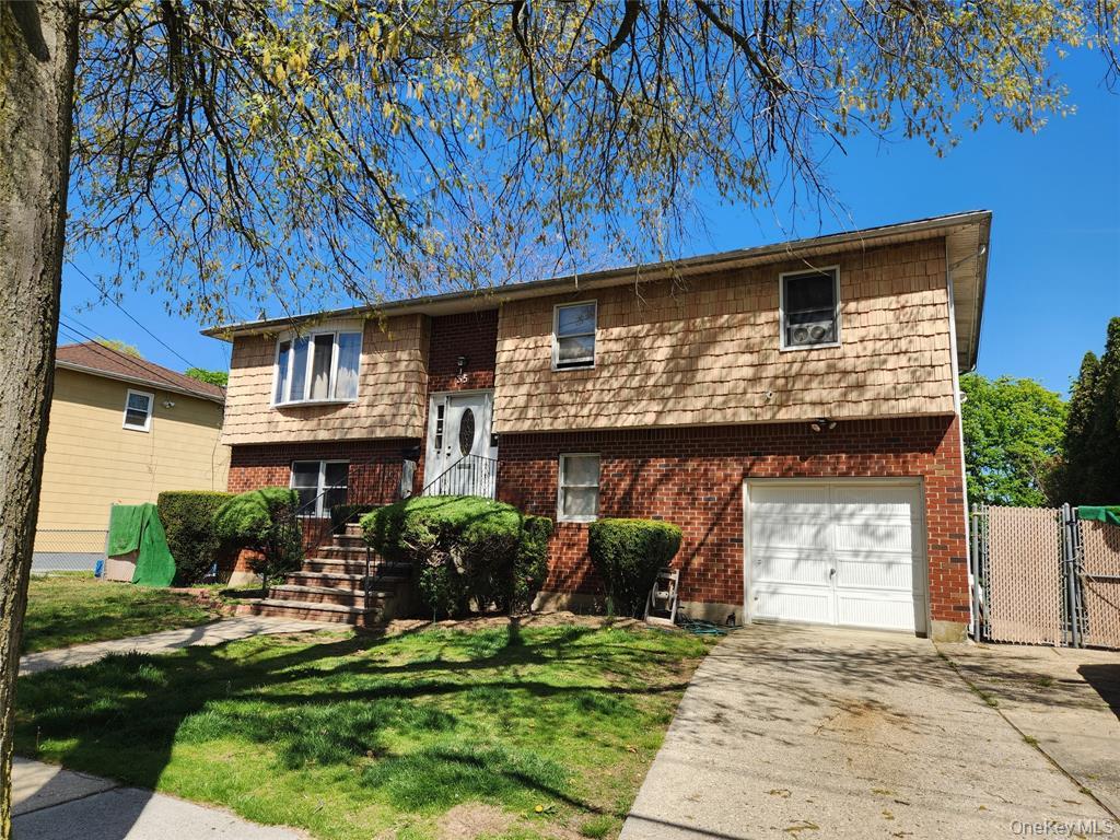 35 Mulford Place, Hempstead NY 11550
