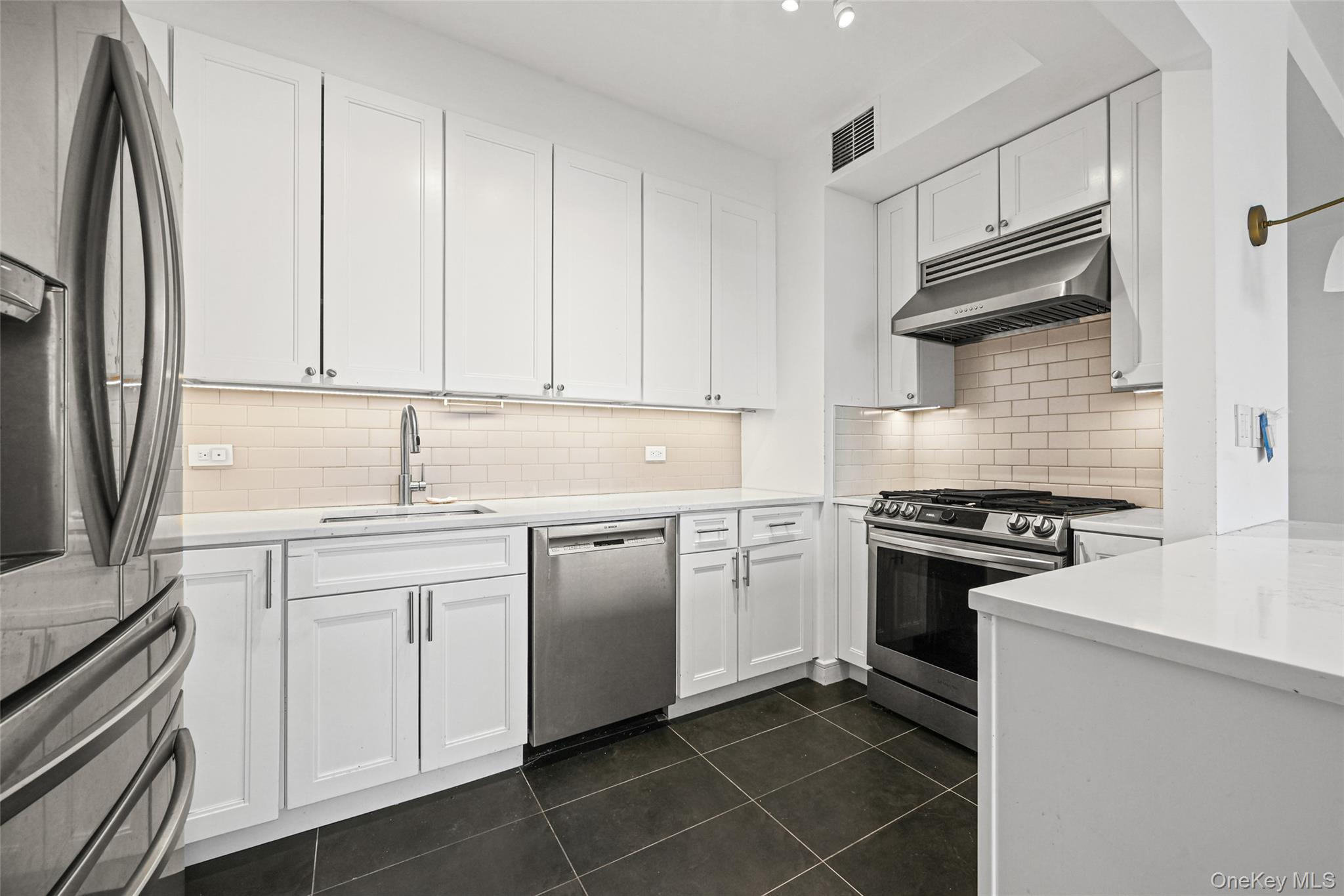 220 Riverside Boulevard Unit 19L, Manhattan NY 10069