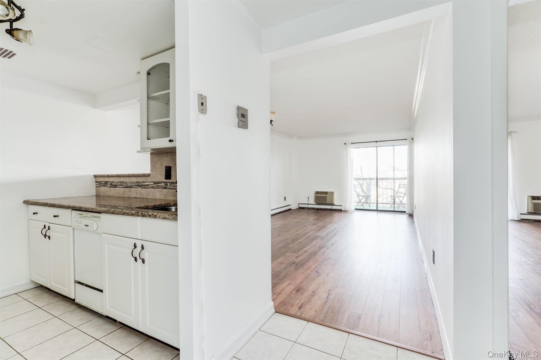 380 Fulton Street Unit M2, Farmingdale NY 11735