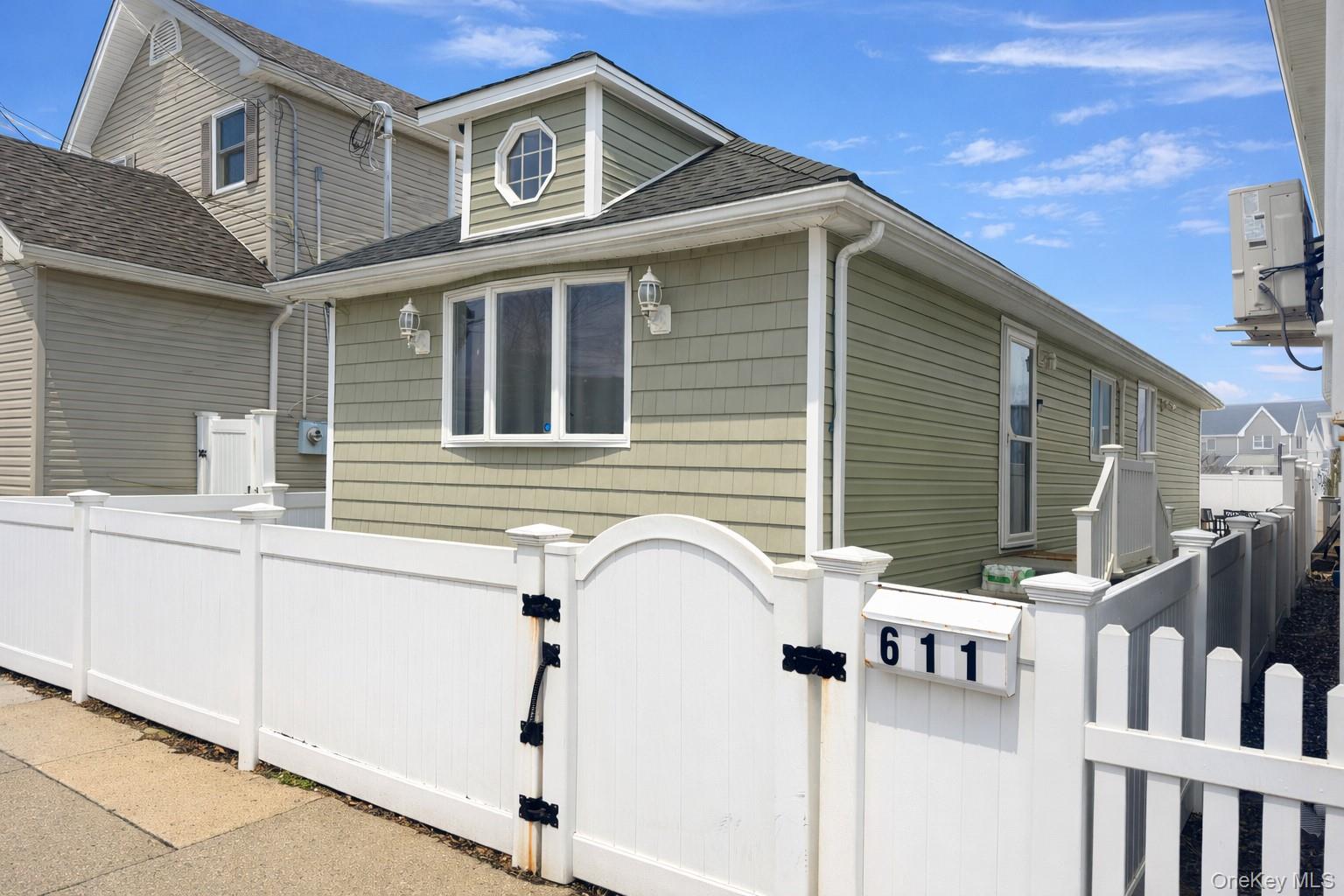 611 West Road, Broad Channel NY 11693