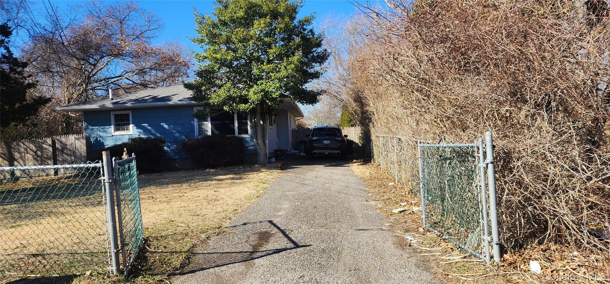 123 St George Drive E, Shirley NY 11967