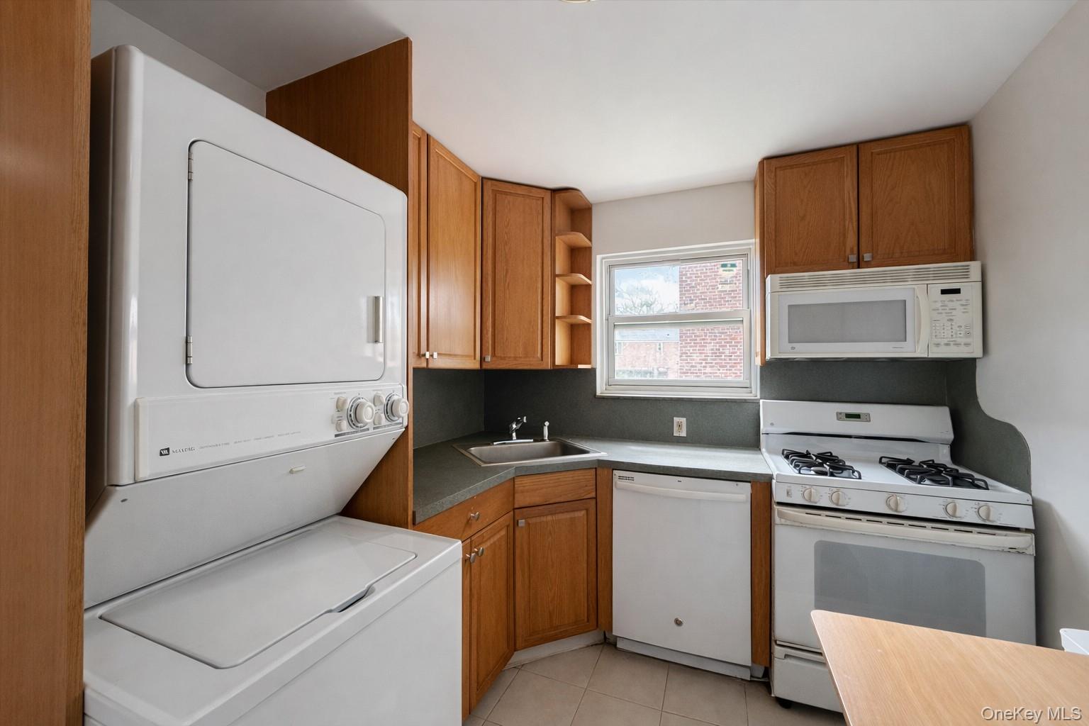 260-11 Langstone Avenue Unit GV118E5-1, Glen Oaks NY 11004
