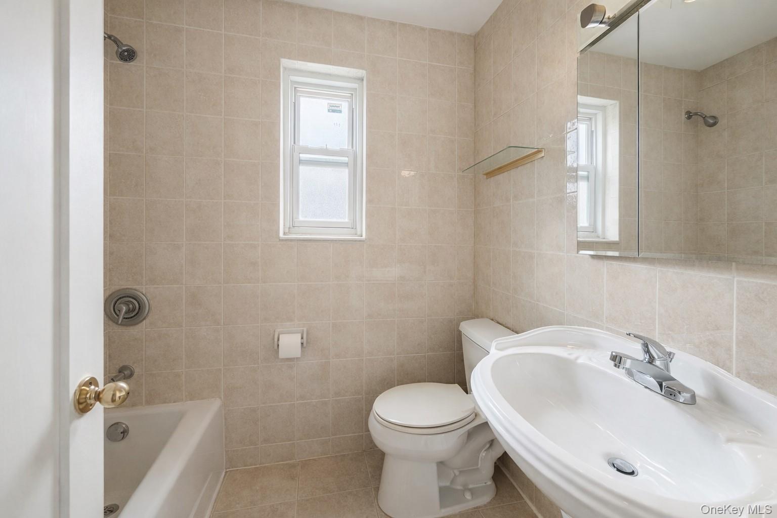260-11 Langstone Avenue Unit GV118E5-1, Glen Oaks NY 11004